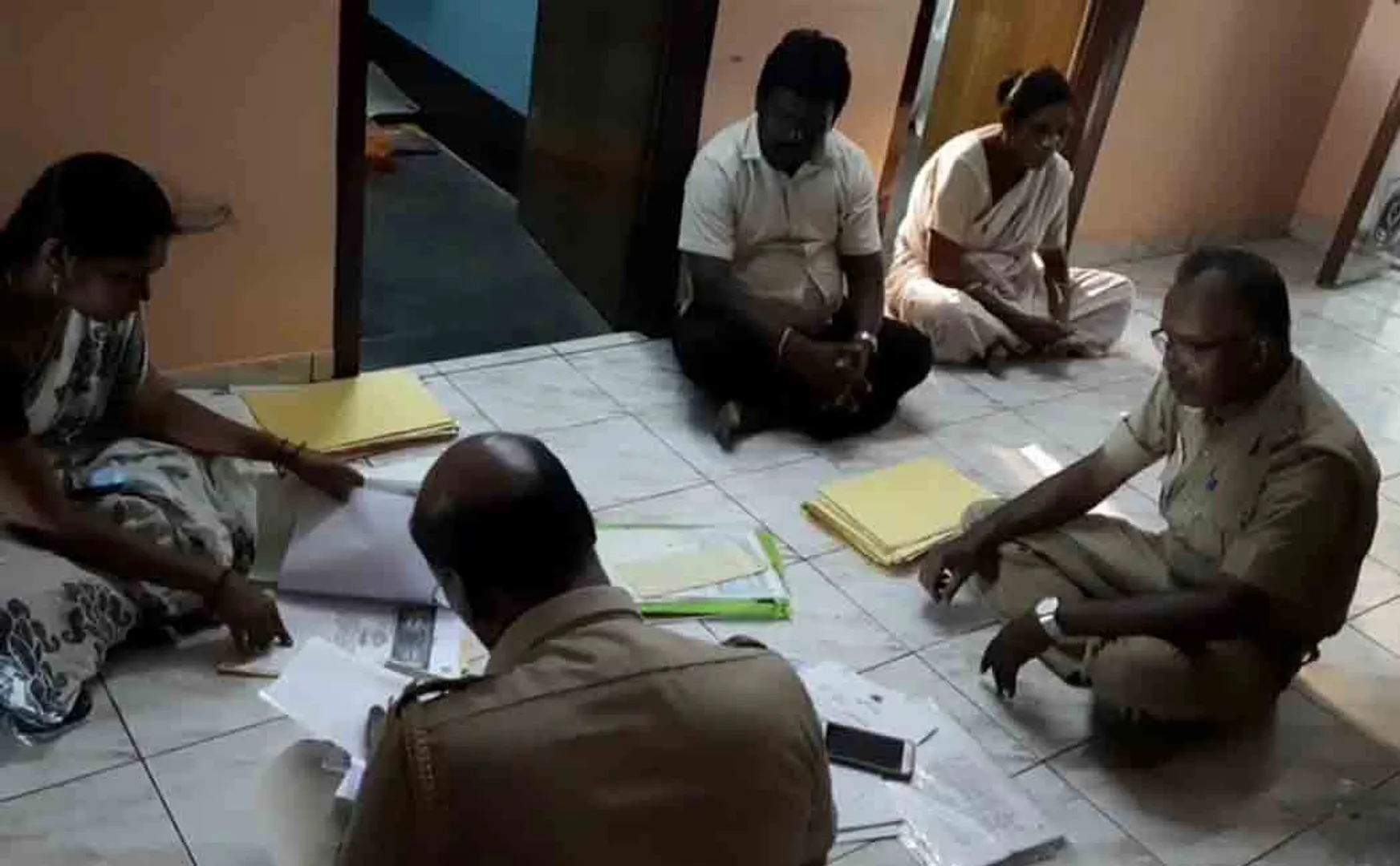 Rs. 1 crore worth of bonds found in home near seerkazhi 