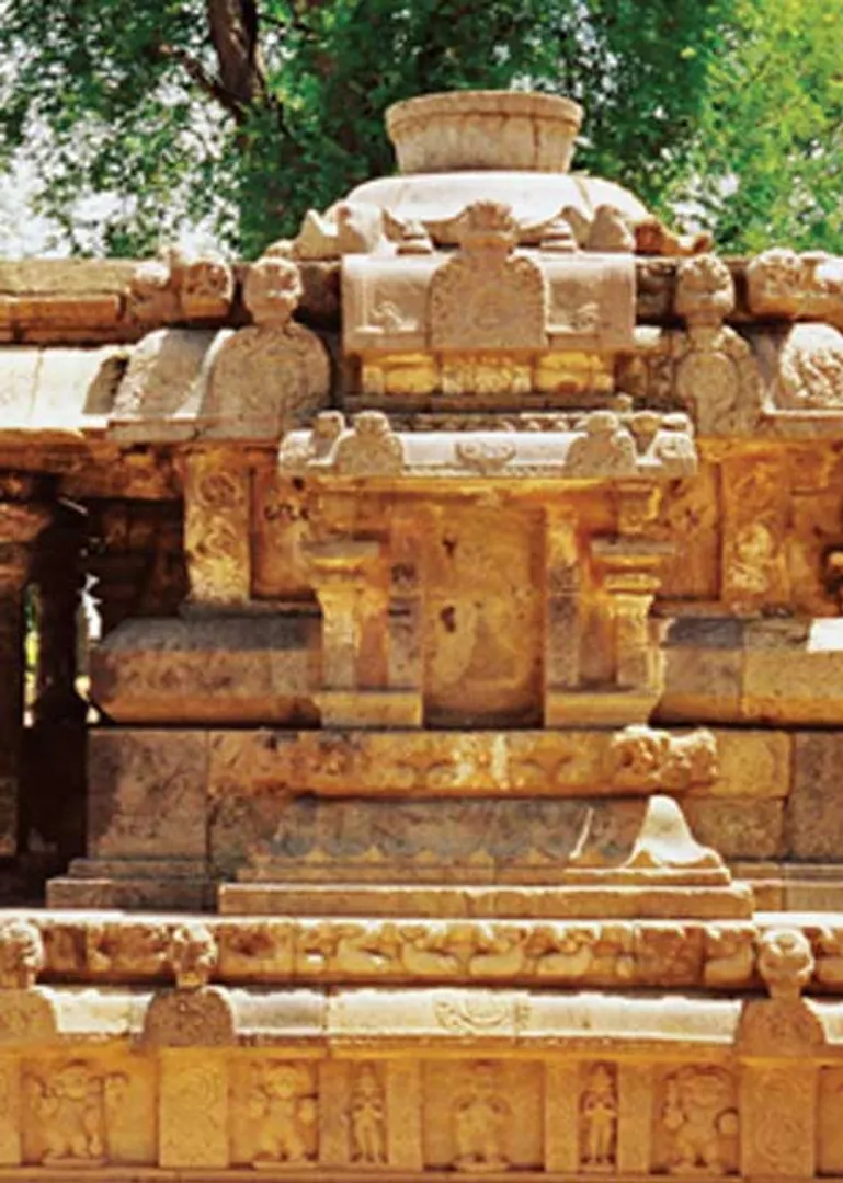 /idhalgal/om/can-you-touch-altar-and-worship-kavita-balajiganesh