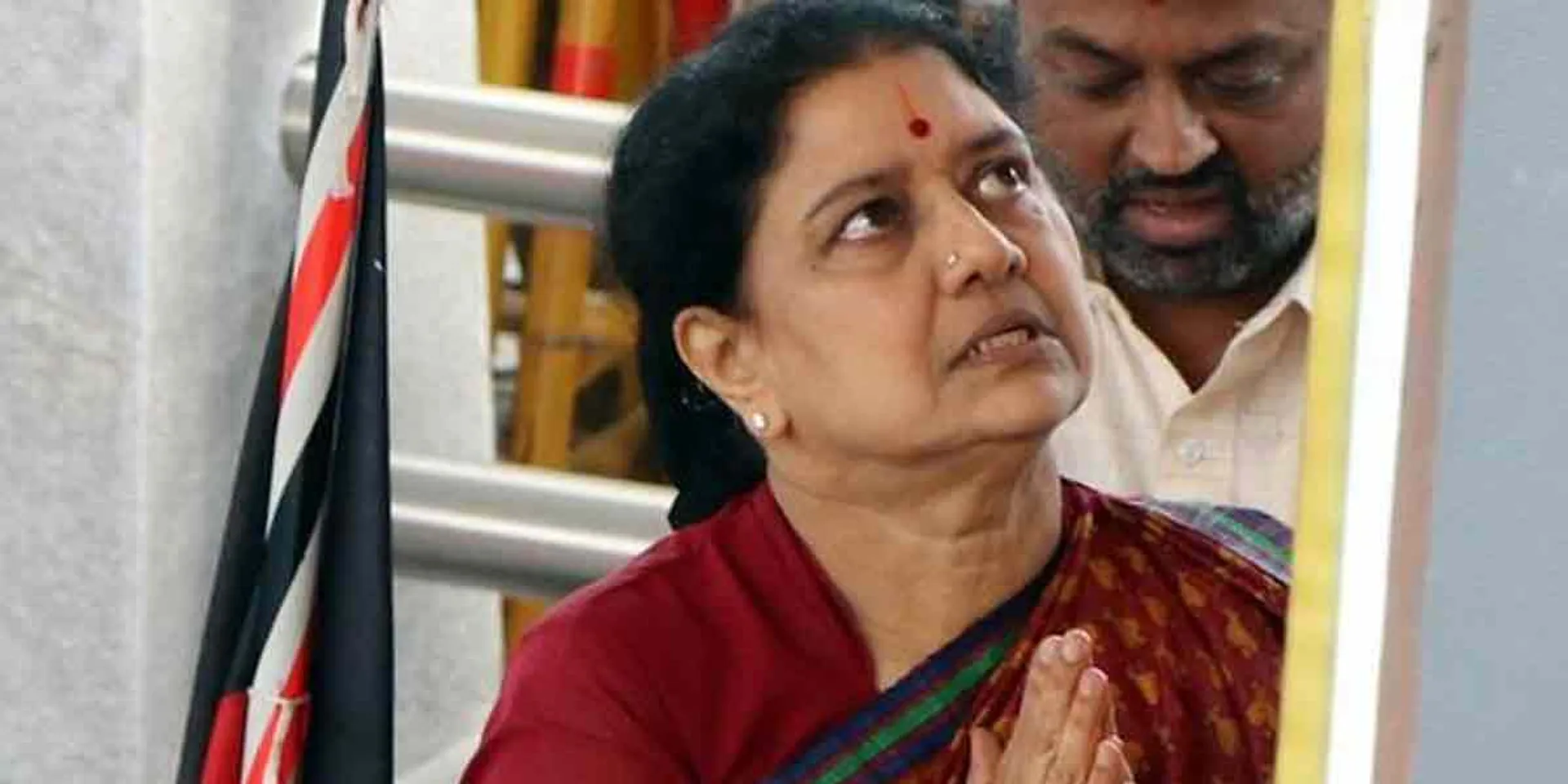  "You cannot become a leader if you hold the chairs by force"- Sasikala speech!