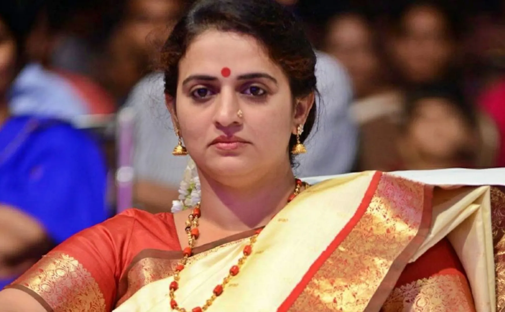 ramya attack his husband naresh babu and pavithra lokesh