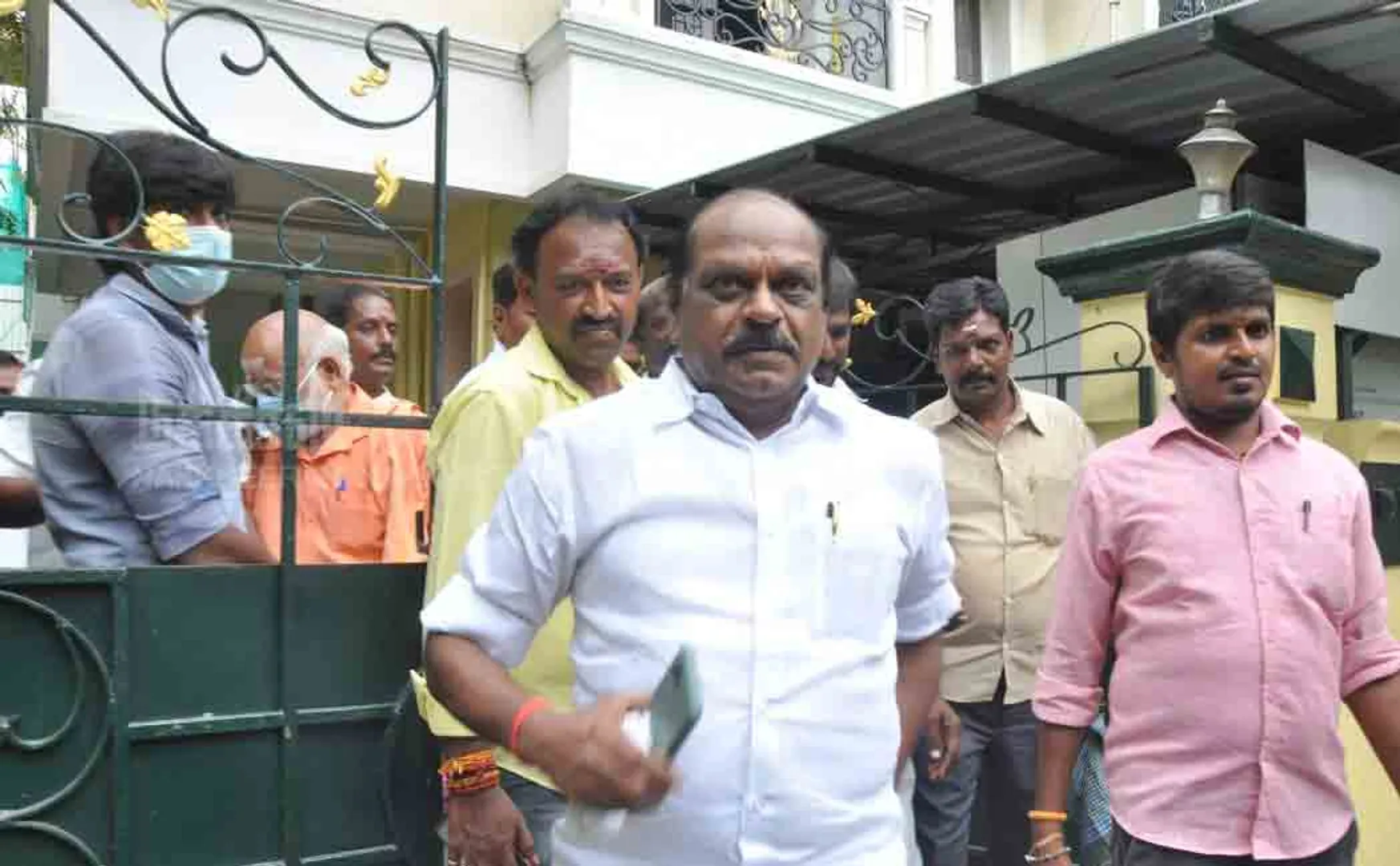 OPS  meet  His supporters