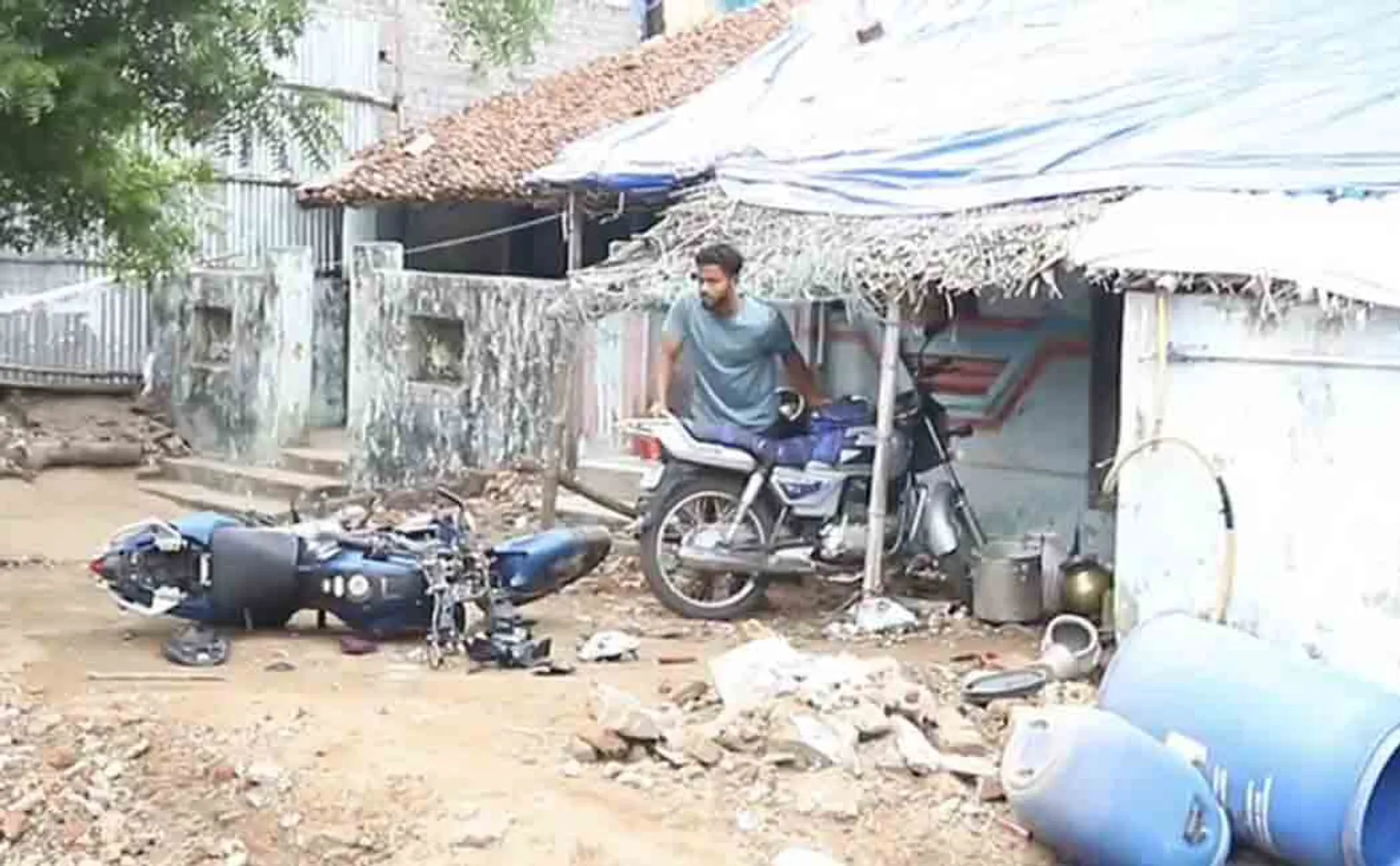 Conflict between fishermen village police arrested ten 