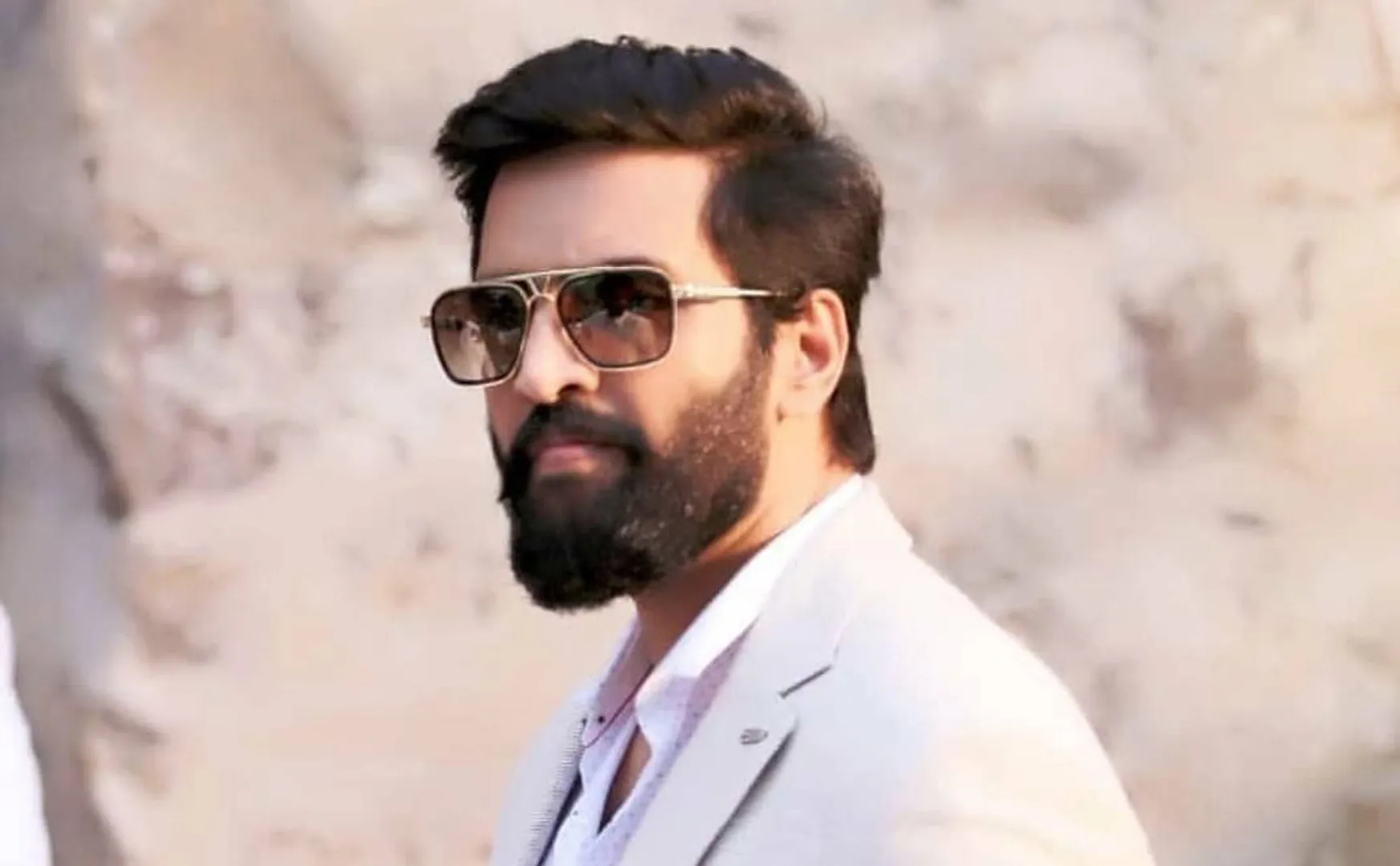 director rathna kumar, santhanam 'gulu gulu' movie release date announced