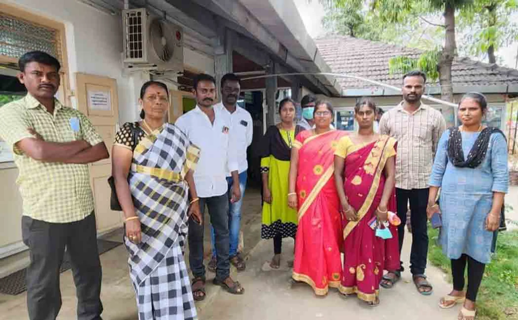 Assistant Director of panchayats acting unilaterally - DMK ward members complain!