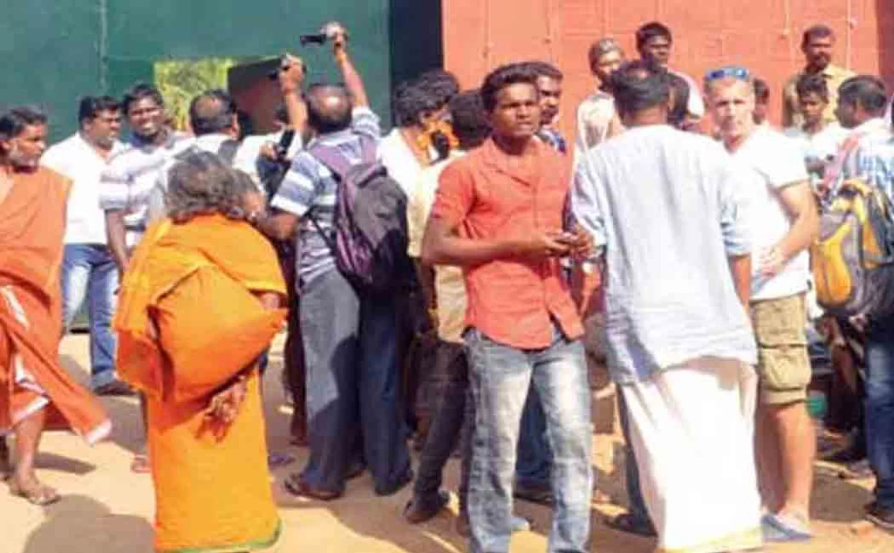 Underground prisons inside Nityananda Ashram! The family is looking for a daughter!