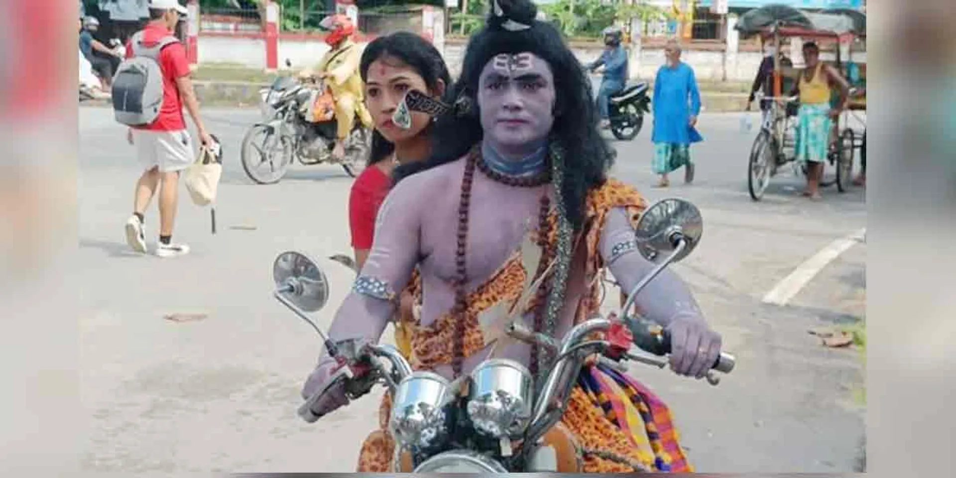 The person who fought against the rise in petrol prices in the guise of Shiva was arrested!