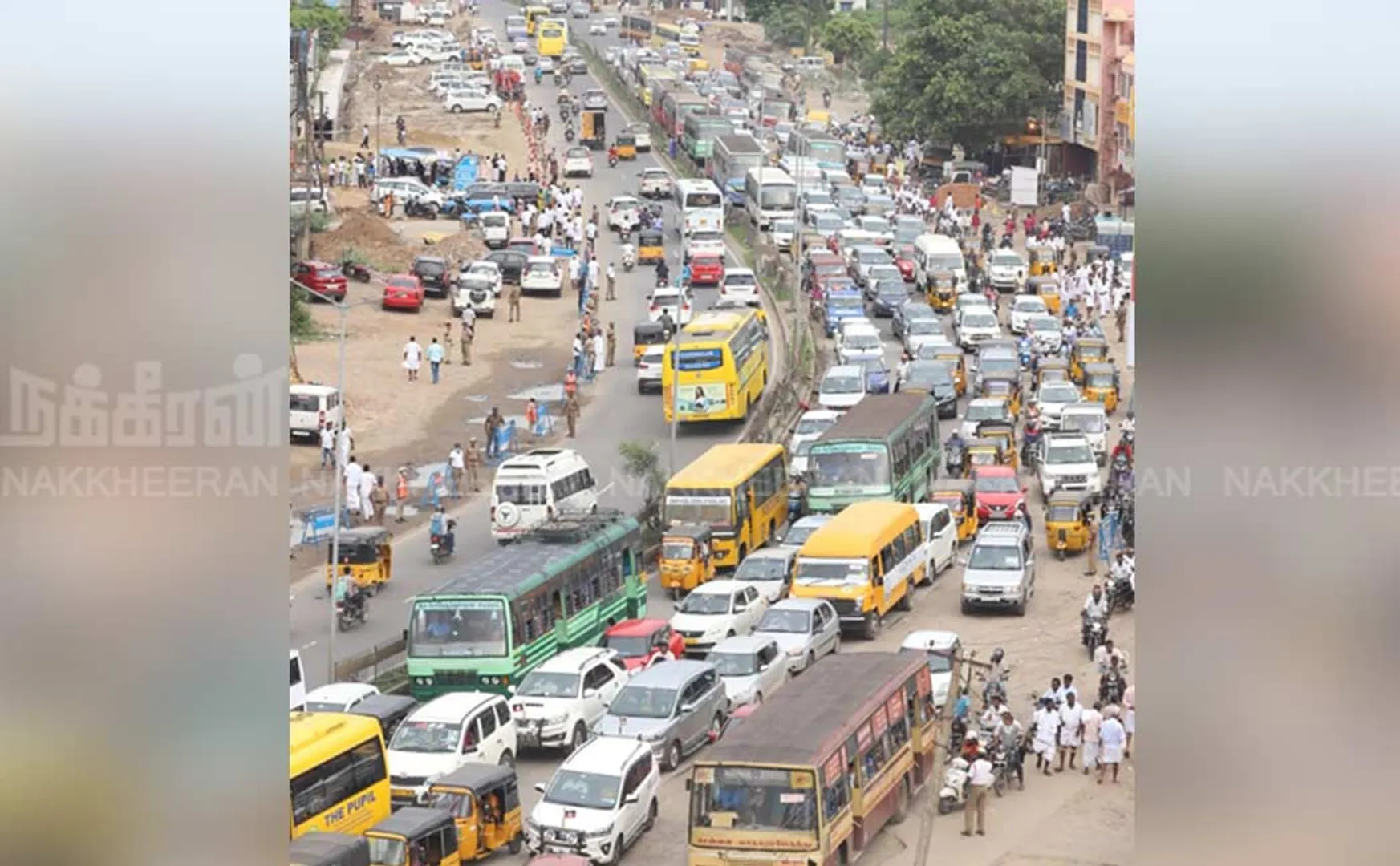 Heavy traffic jam Vanagaram area