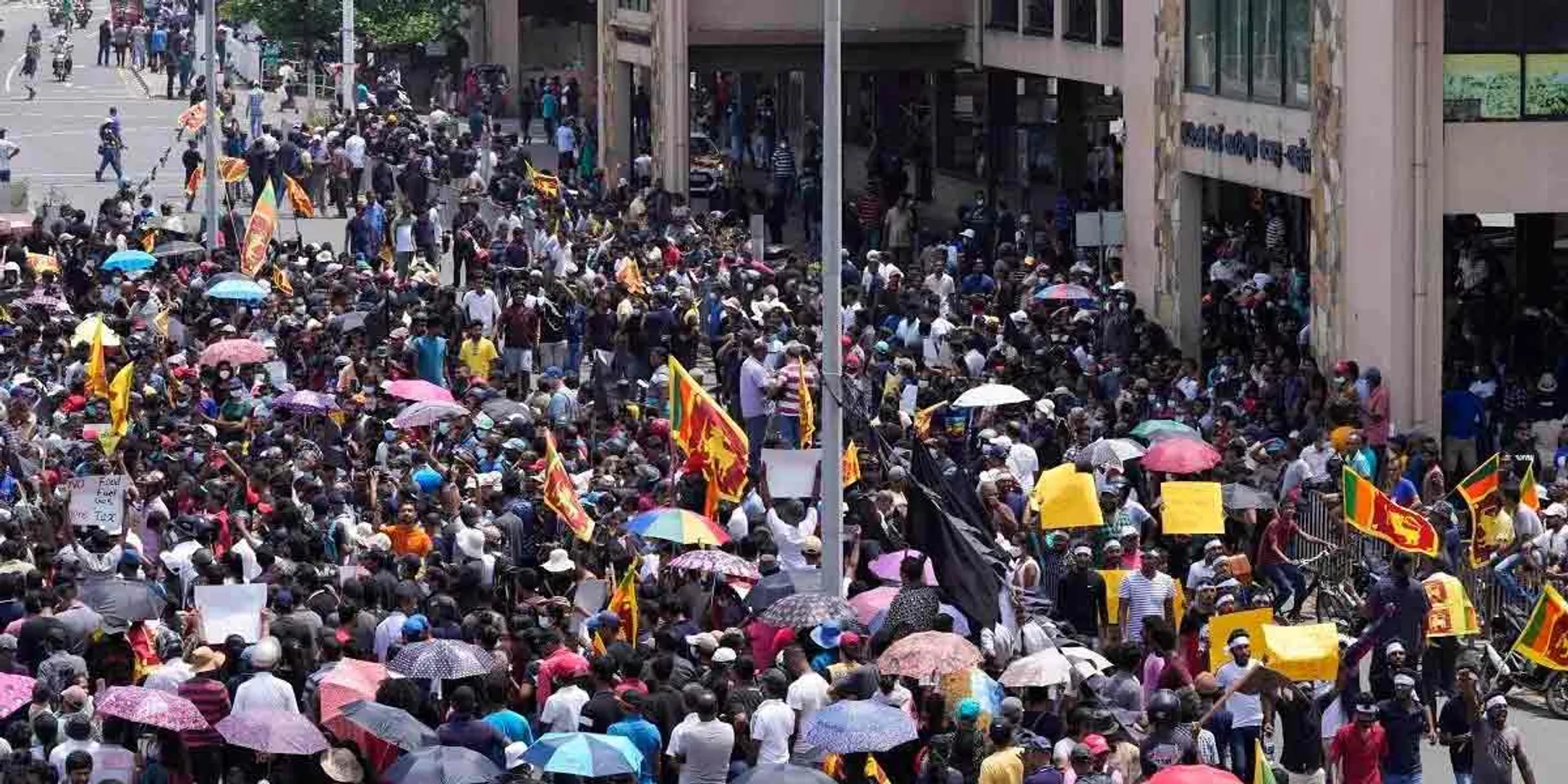 struggle in Maldives to get out of Gotabaya... Emergency declared in Sri Lanka