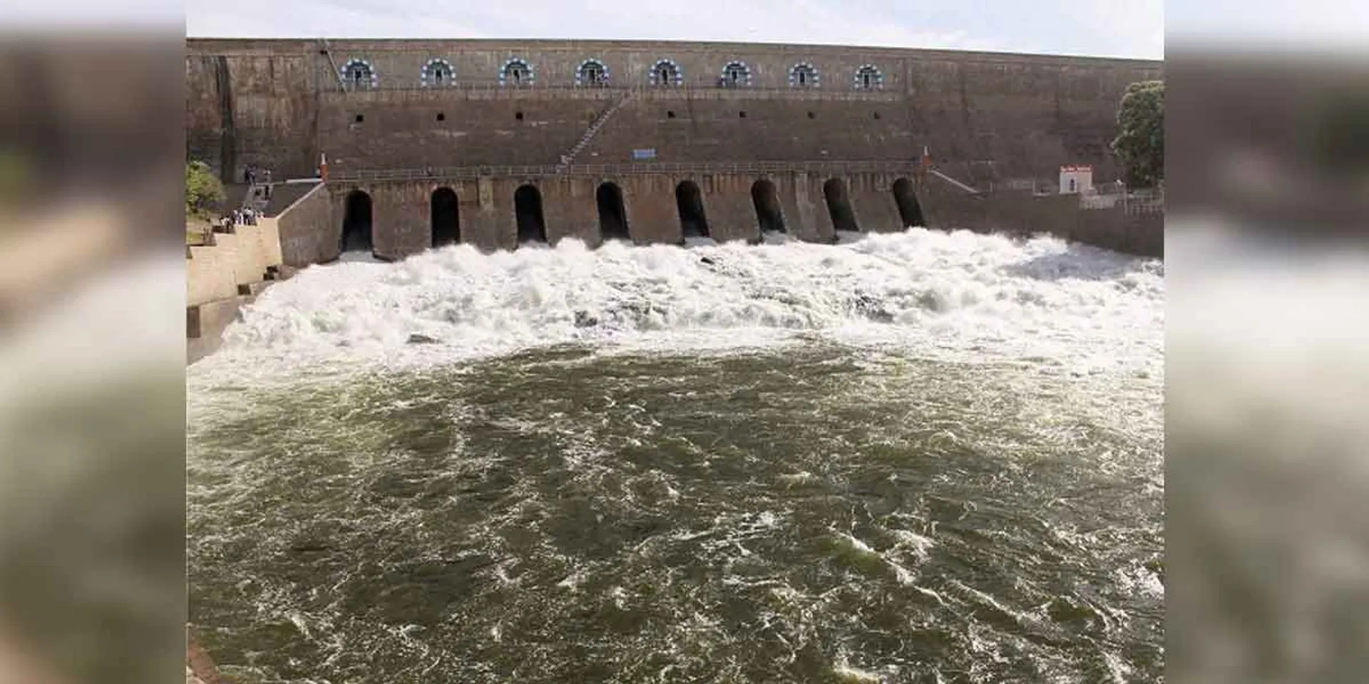  Mettur Dam is close to 110 feet!