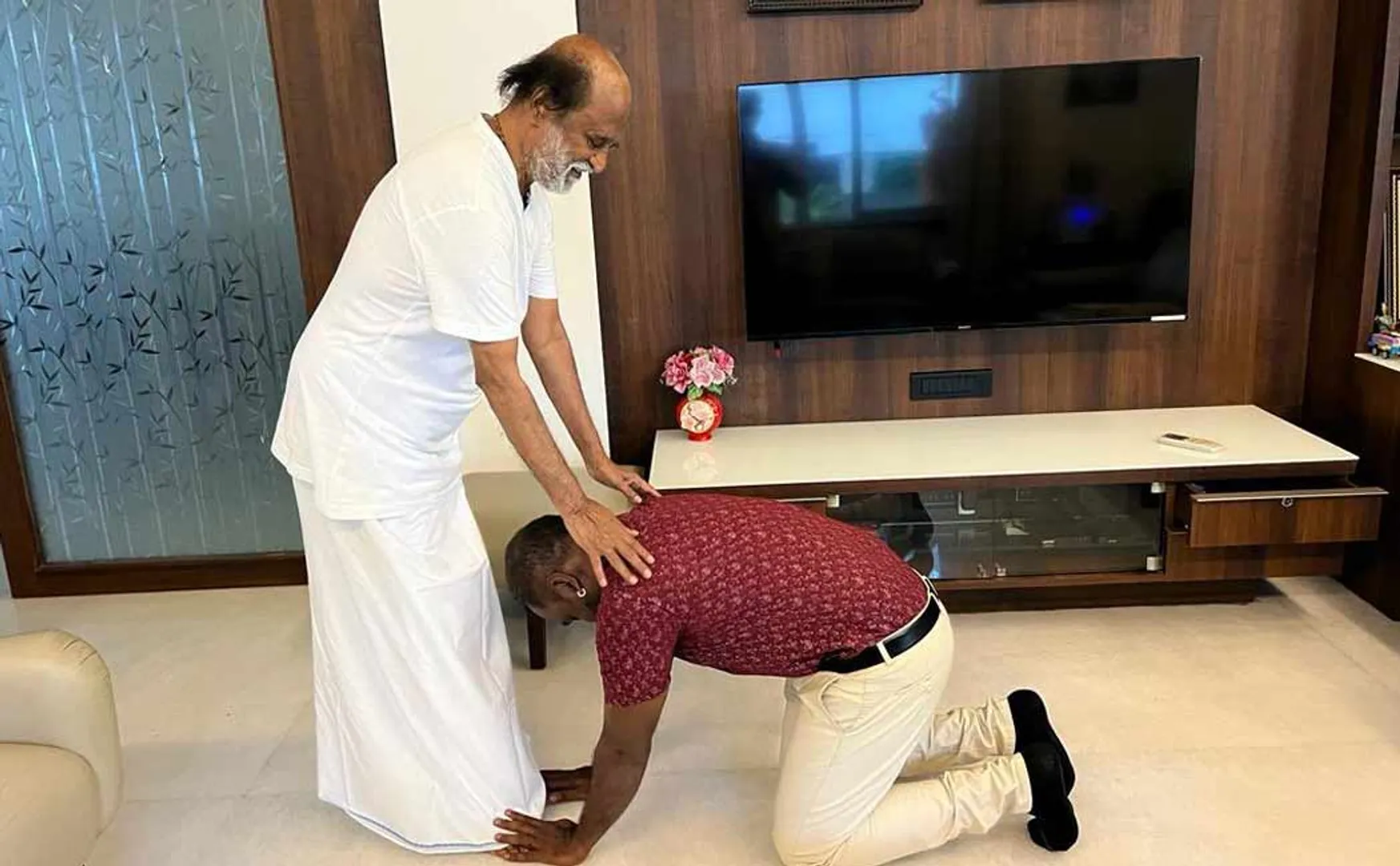 Chandramukhi 2 shooting started today -  Raghava Lawrence get blessing with rajinikanth