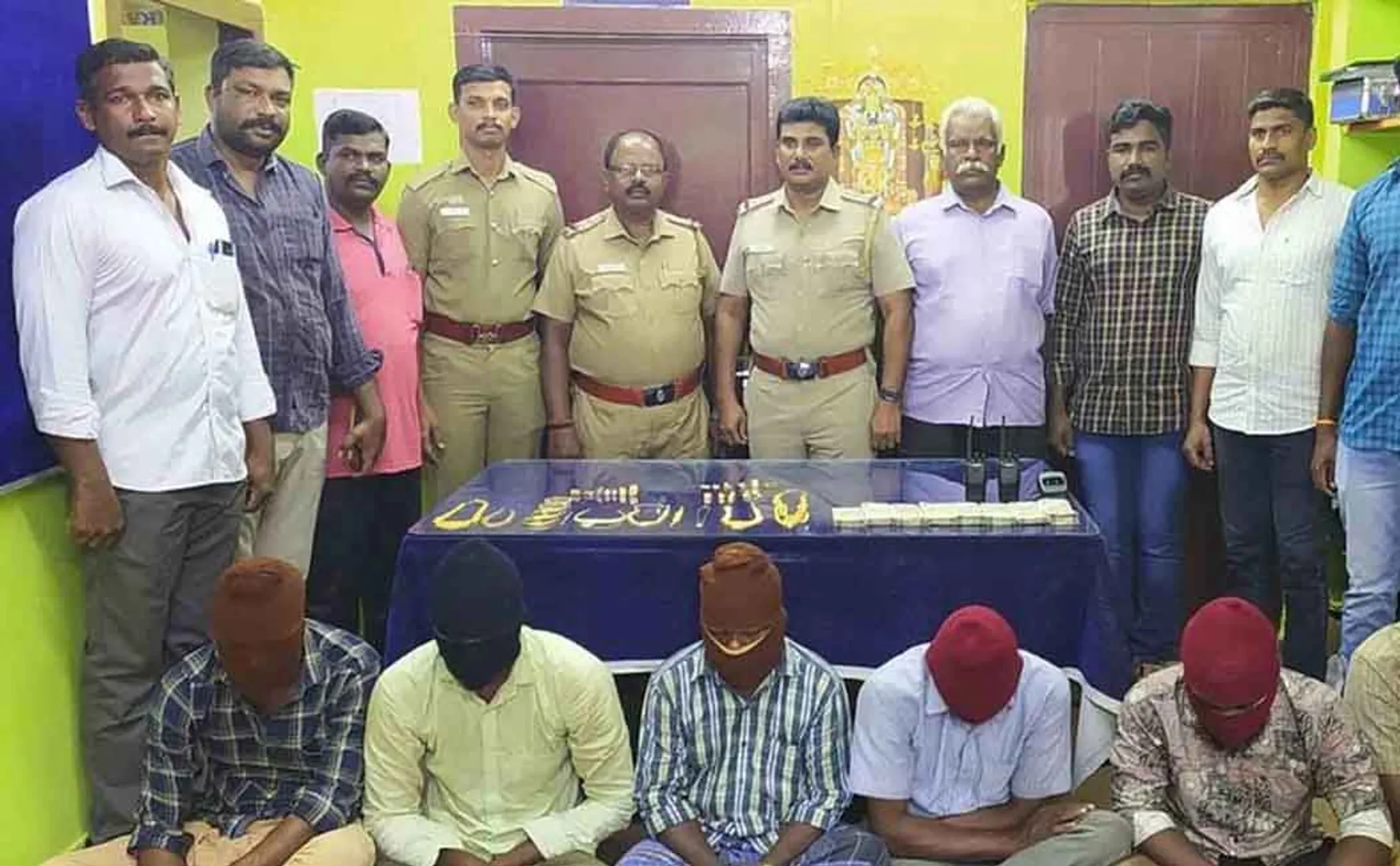 teacher couple 58 lakhs money incident police arrested the person 