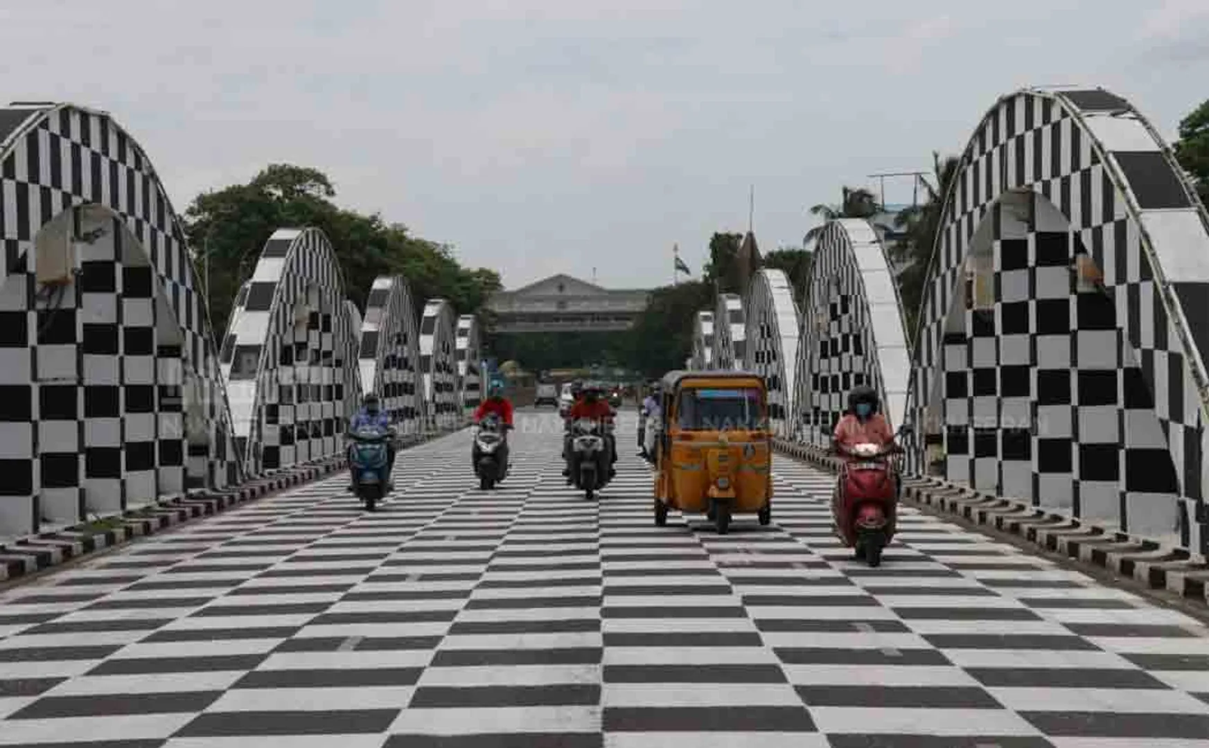 Chess Olympiad Tournament Celebration! Discolored Napier Bridge (Photos)