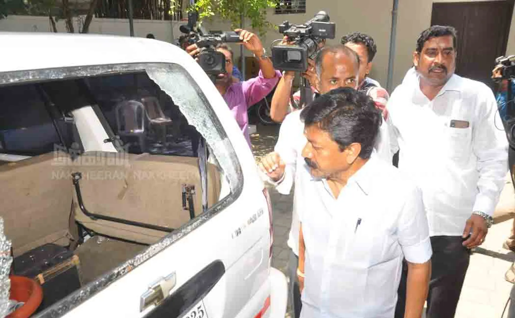 CV Shanmugam visit's ADMK Head office 