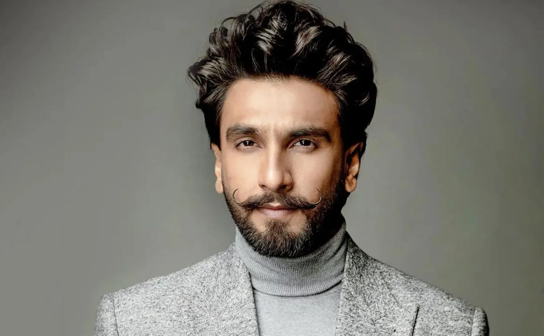 Police complaint against Ranveer Singh in mumbai 