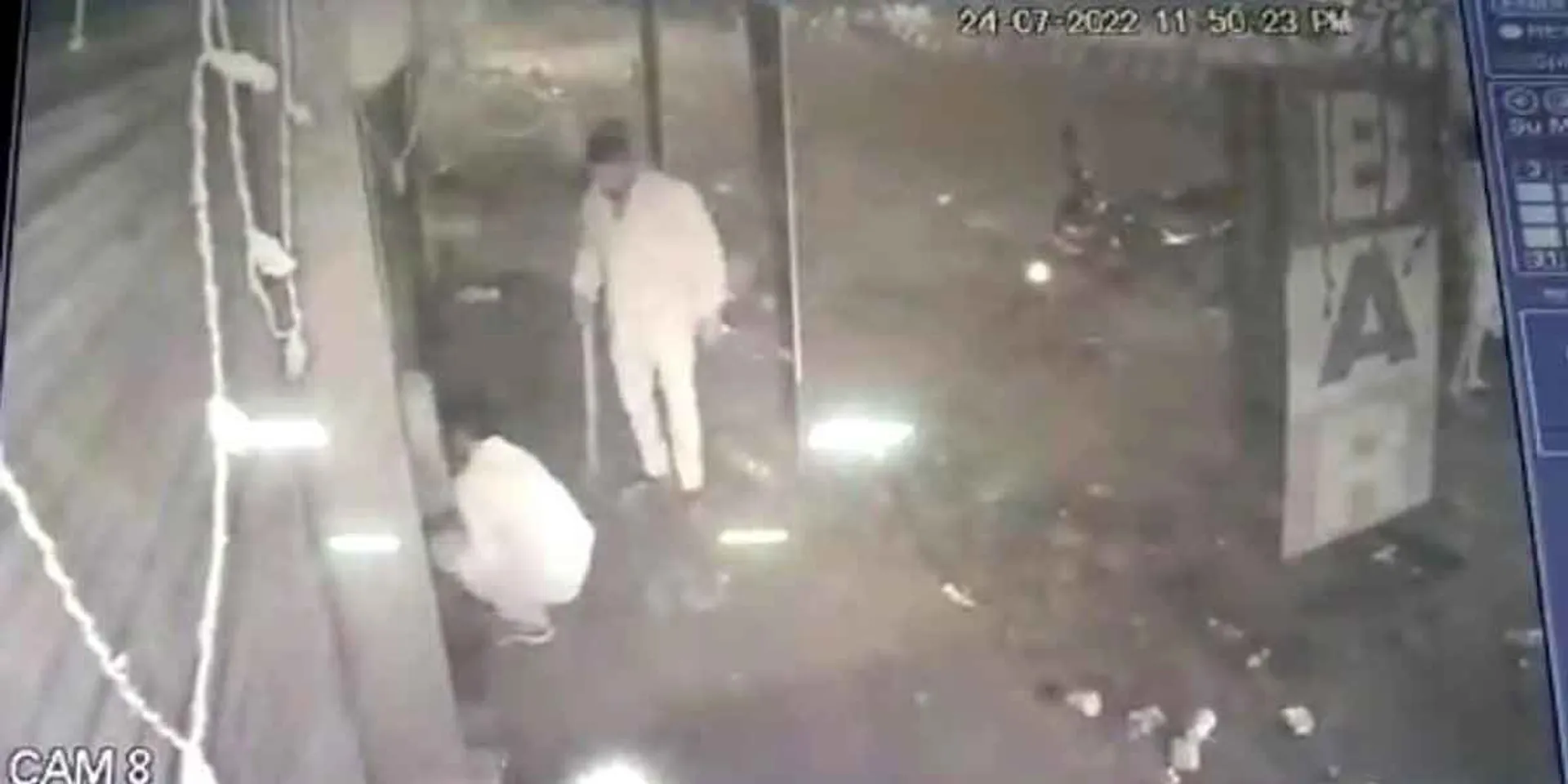 CCTV footage of breaking into liquor shop goes viral!