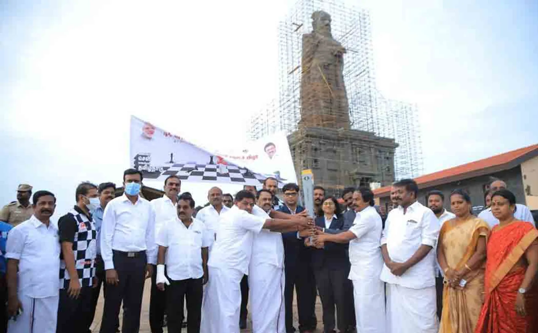 Valluvar Statue of Kanyakumari Welcomes the Chess Olympiad Torch!
