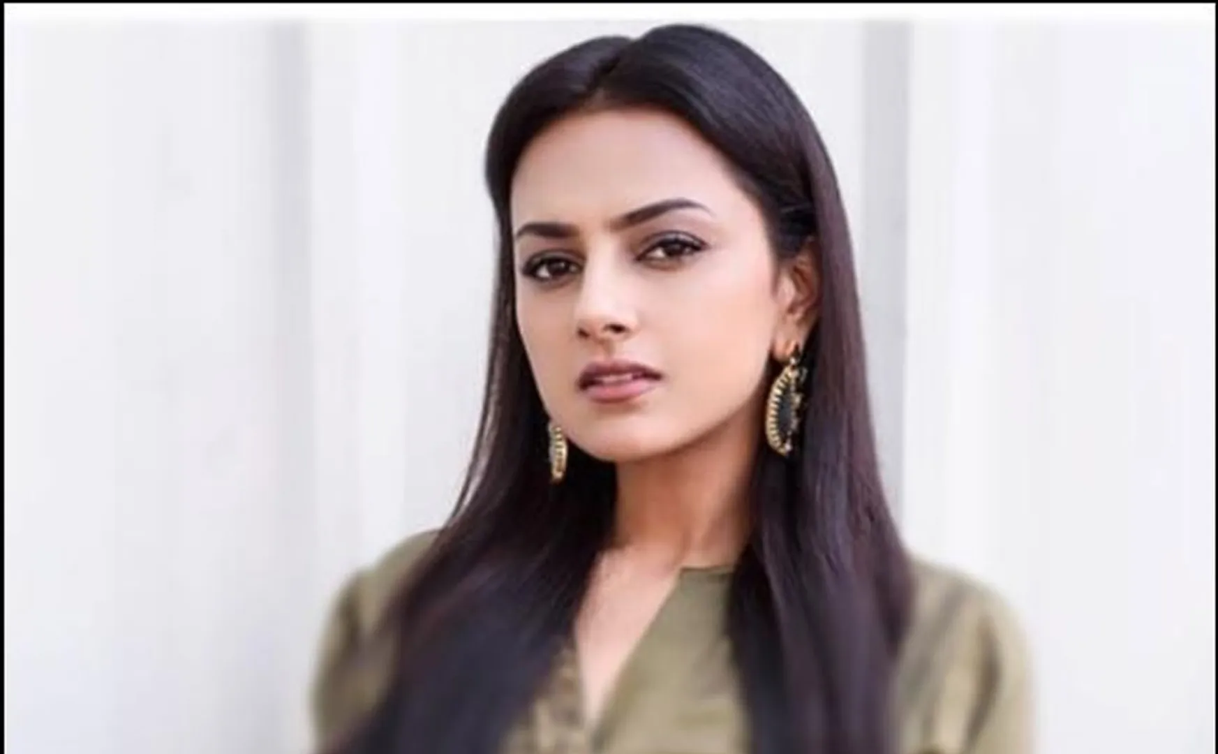 do it for the sake of the journalism school you never graduated from - actress Shraddha Srinath 