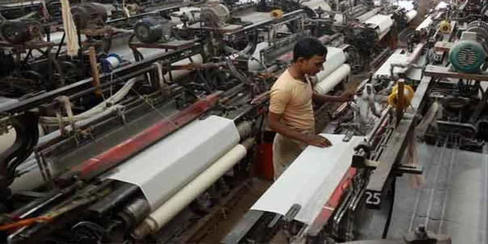 Power weavers go on hunger strike
