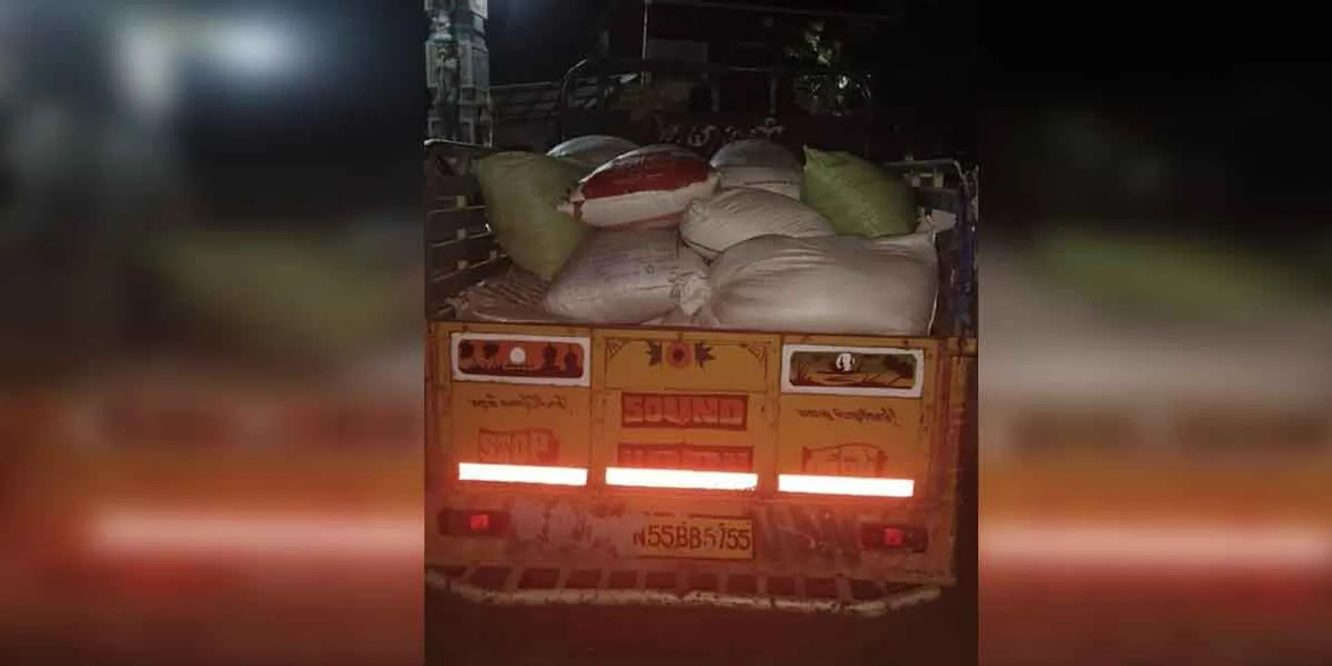 3 tons of ration rice near Alangudi- vehicles seized!