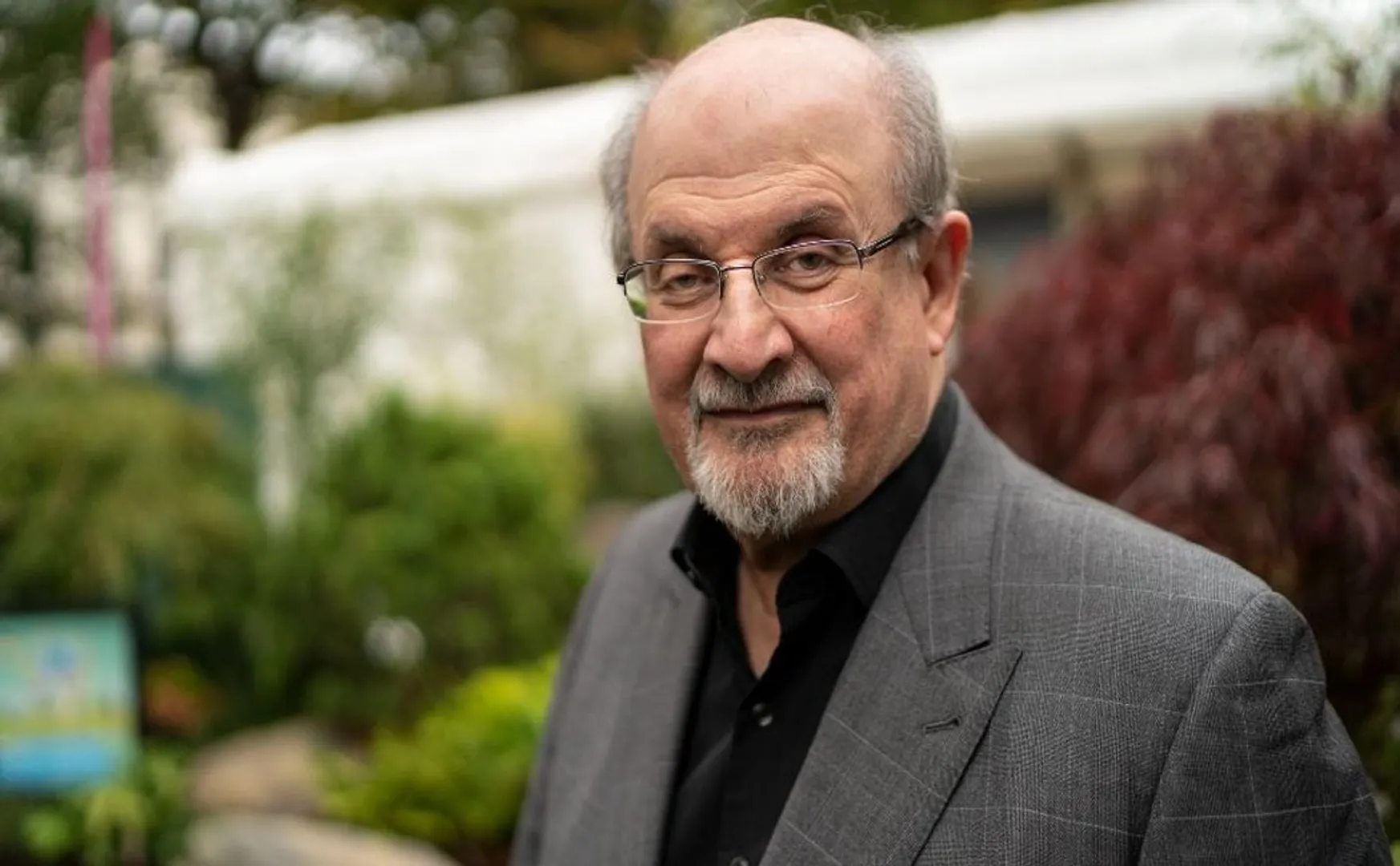 WHO IS SALMAN RUSHDIE COMPLETE DETAILS 