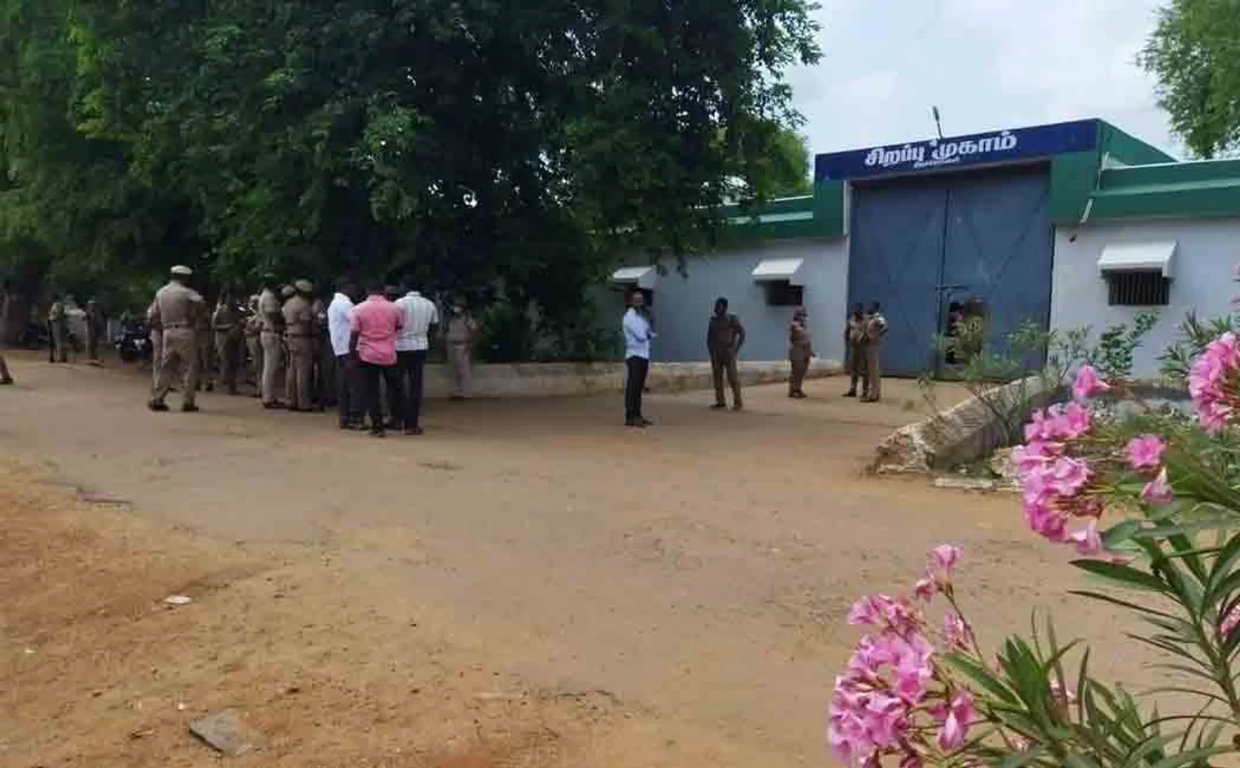  more than 300 police inspection in Trichy special camp