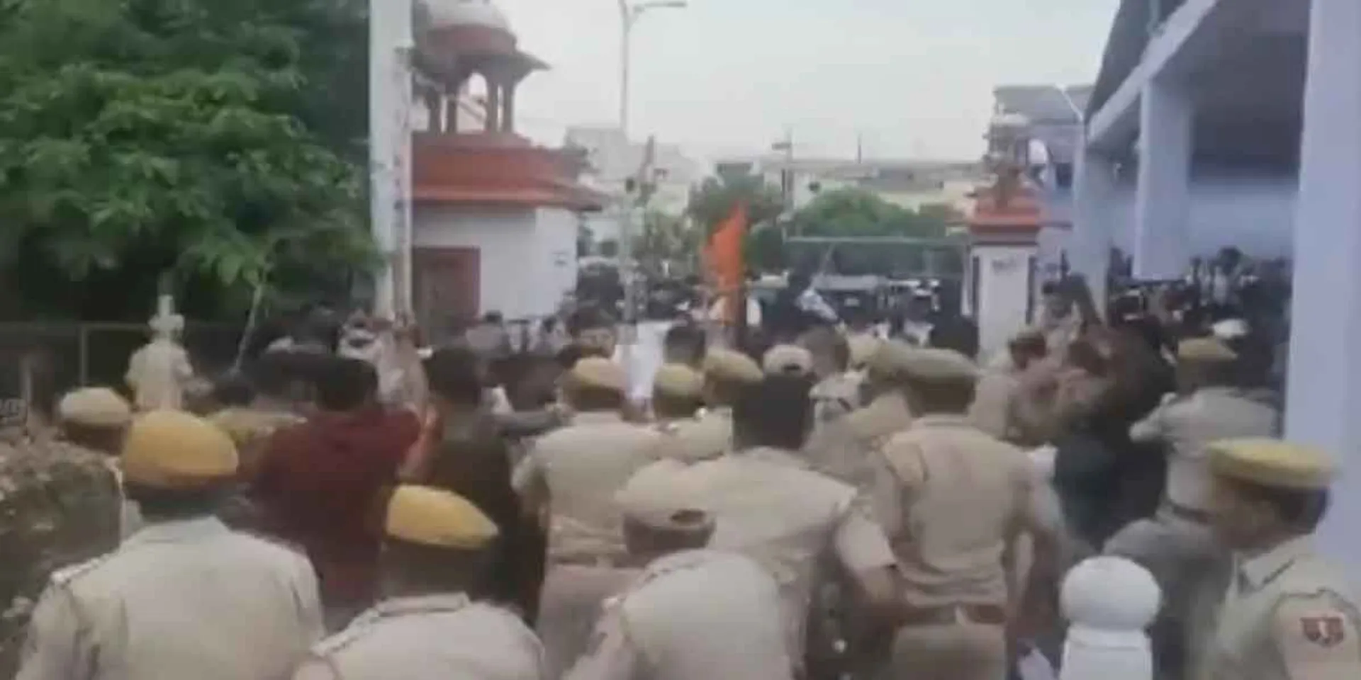 BJP's student organization that broke the ban ... the rally ended in riots!