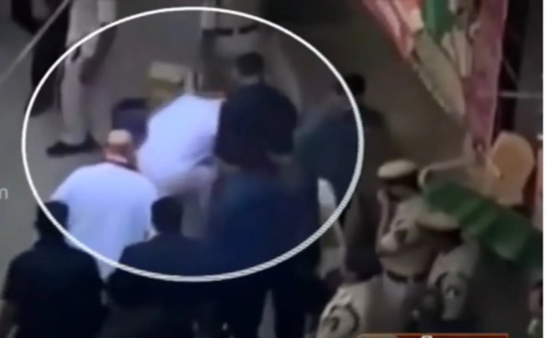 BJP took Amit Shah's shoes by hand. Head of State!