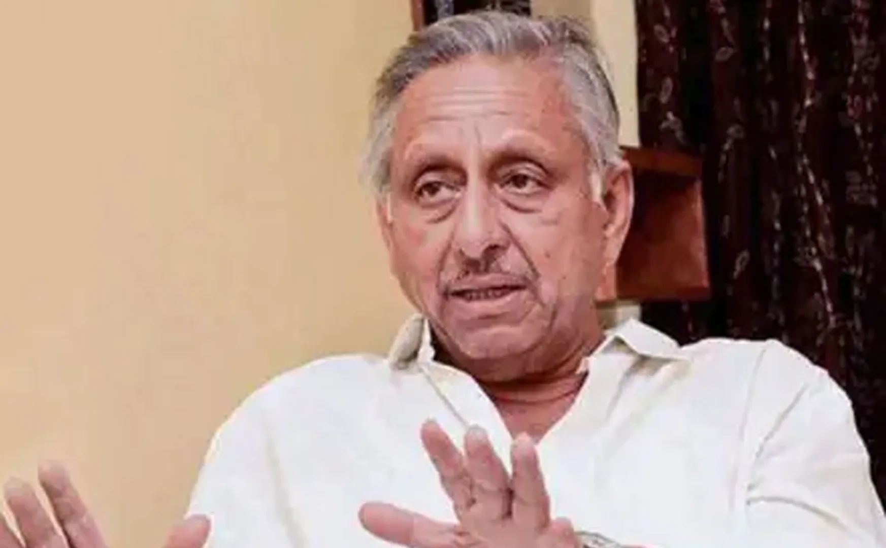 Mani Shankar Iyer dont eat at the airport lounge