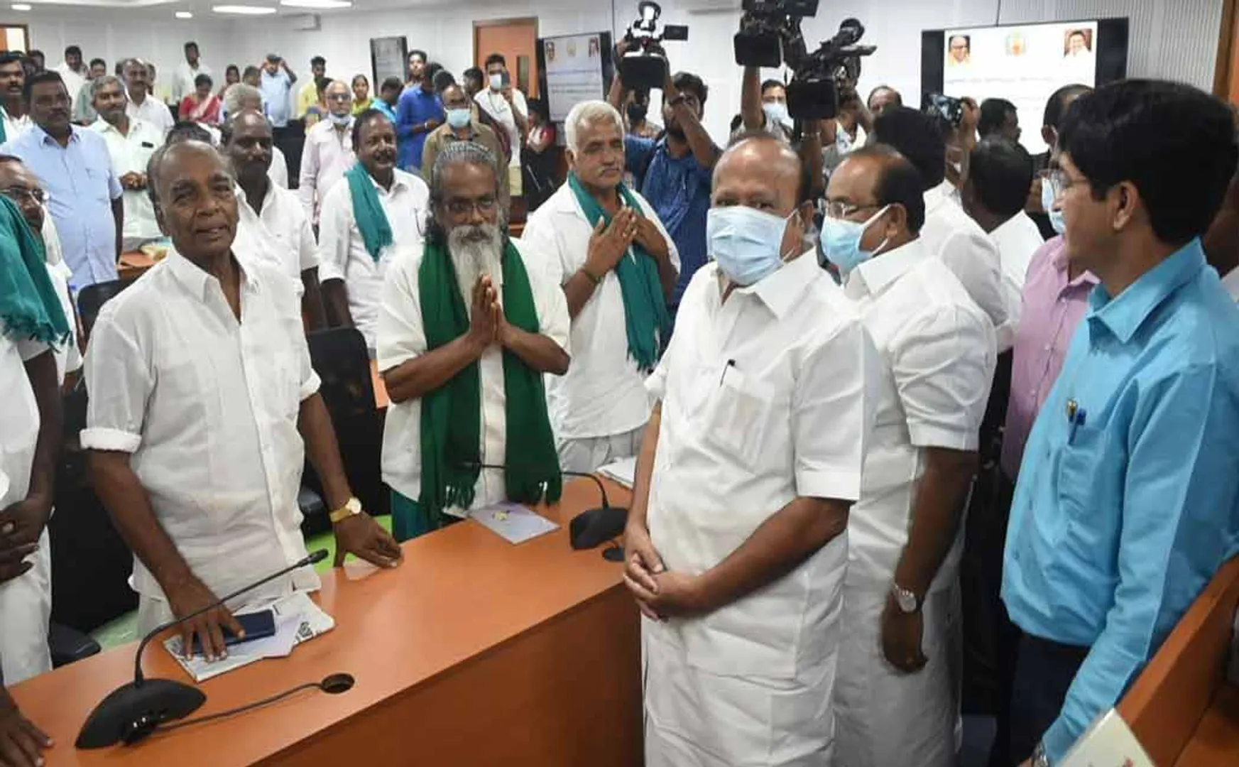 ministers meet with agricultural representatives