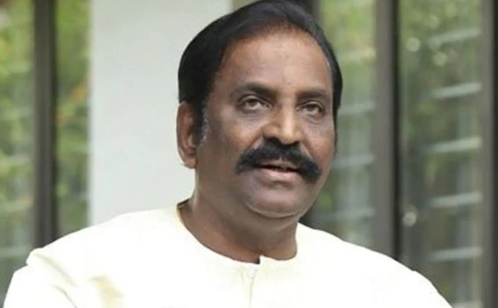 பாரதிராஜாவிற்கு என்ன பிரச்சனை - செய்தியாளர்களிடம் விளக்கமளித்த வைரமுத்து  