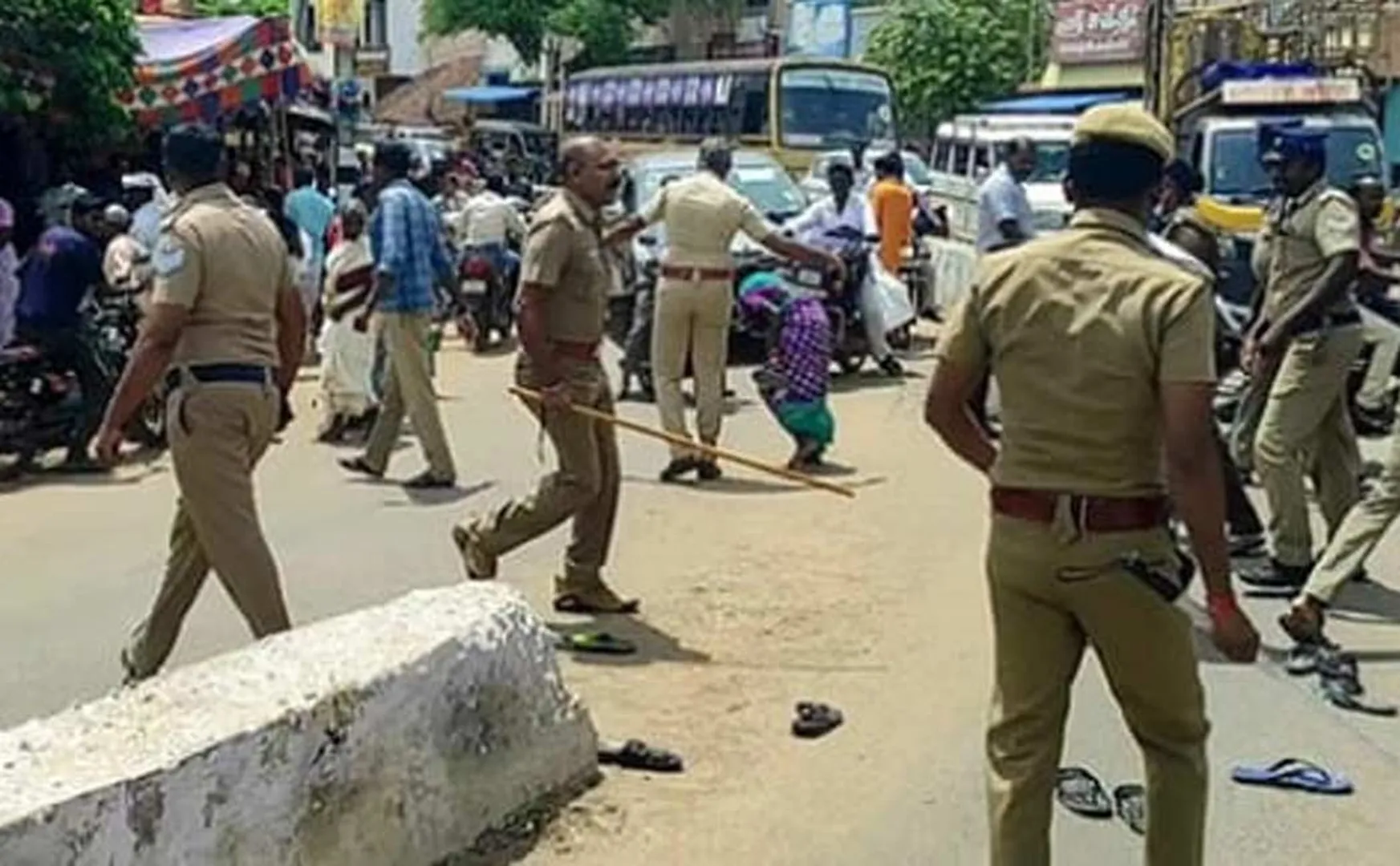police used batons those involved road blockade