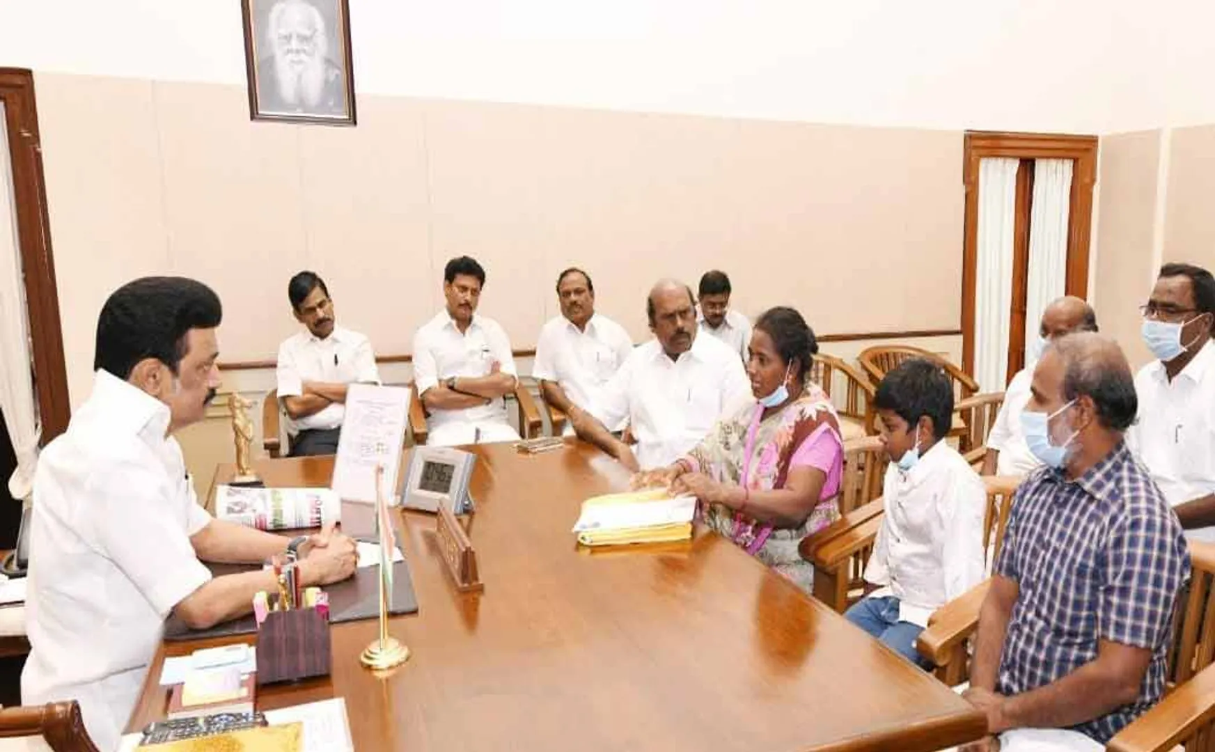 Student's mother Ms. press conference