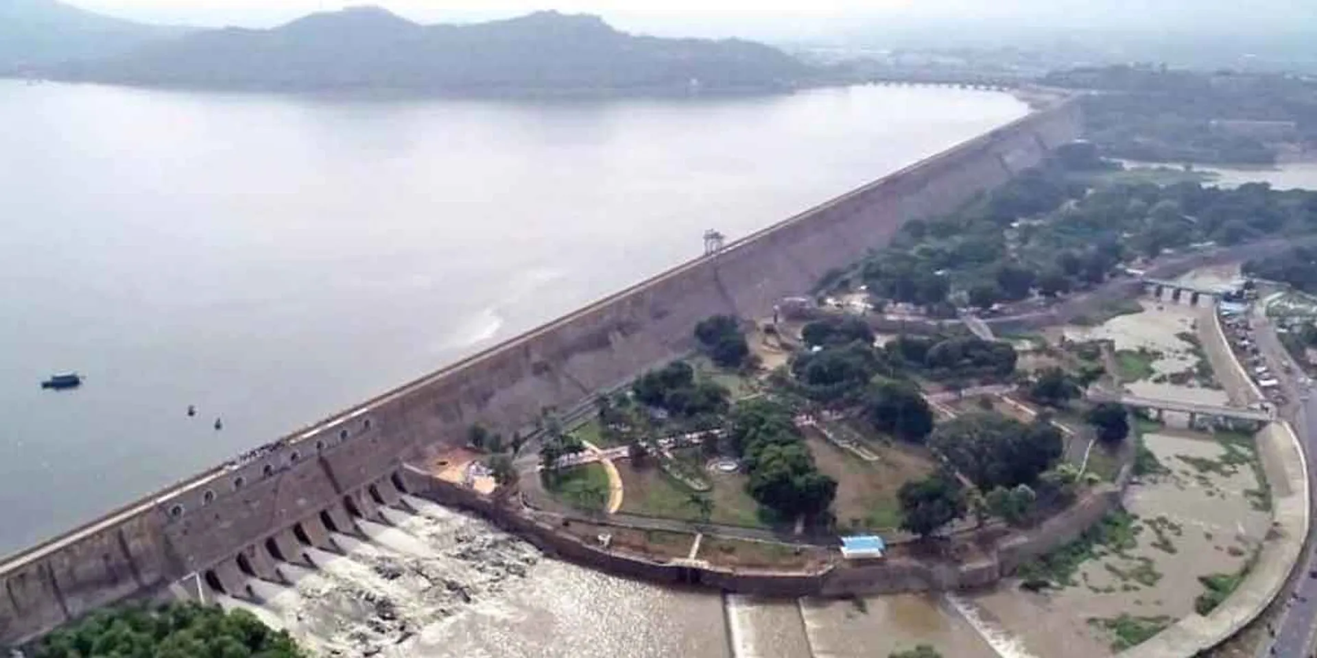  Flood for the third time... 1.60 lakh cubic feet of water released!