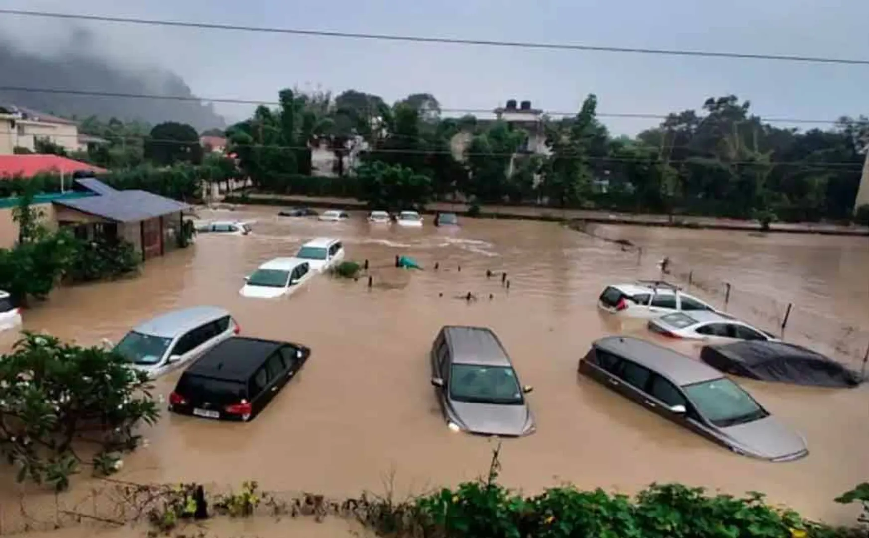 Karnataka looks like a sea; roads are flooded everywhere due to monsoon rains