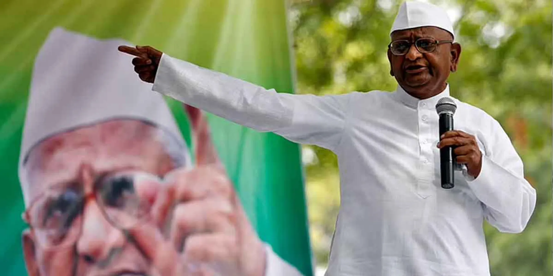 'I didn't expect such a policy' - Anna Hazare slams Kejriwal!