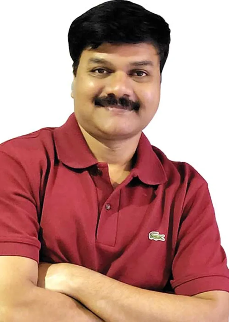 /idhalgal/eniya-utayam/no-stagnation-screen-lyricist-viveka-proud-interview-dr-phalamozhipalan