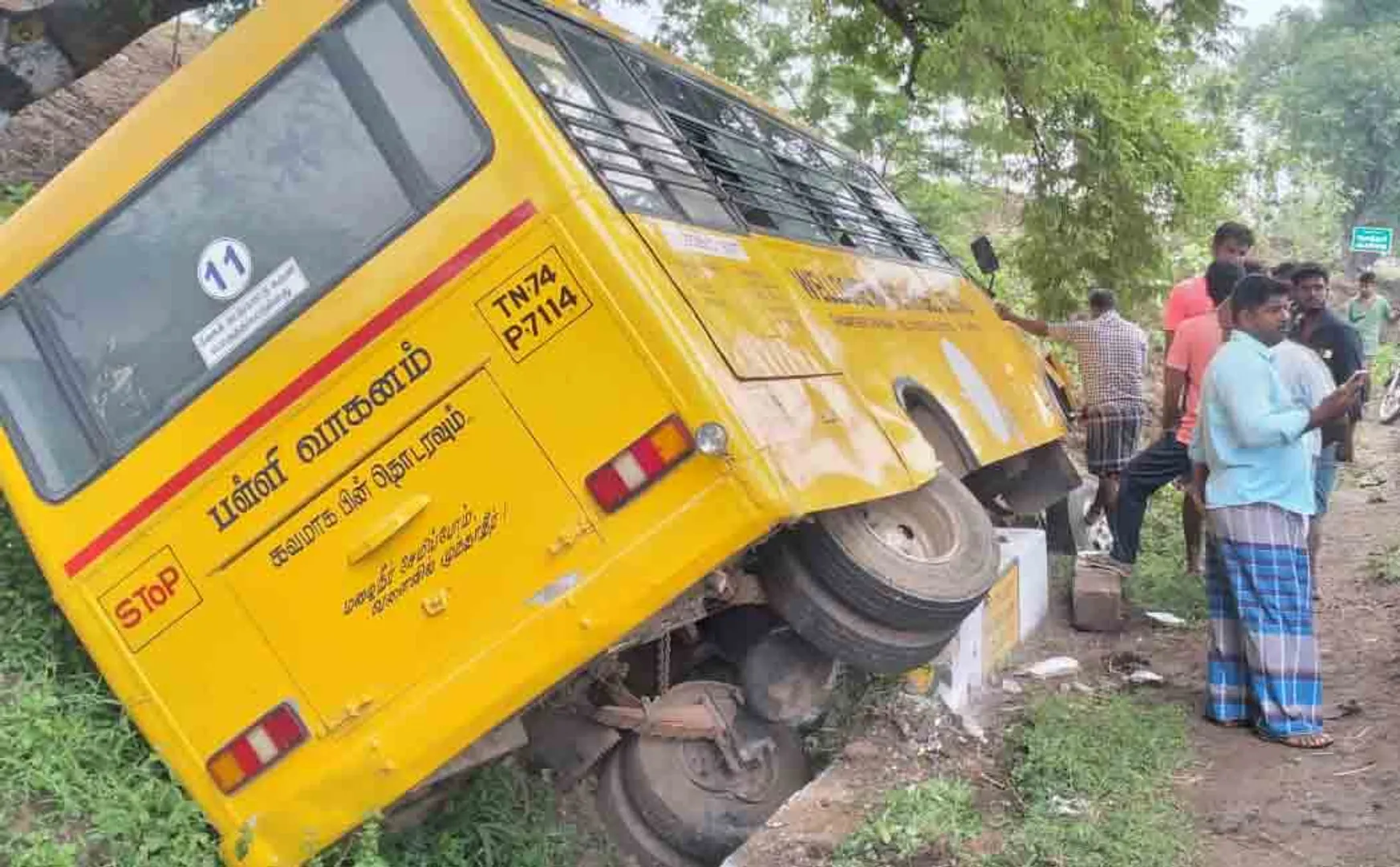 van accident near kallakurichi 