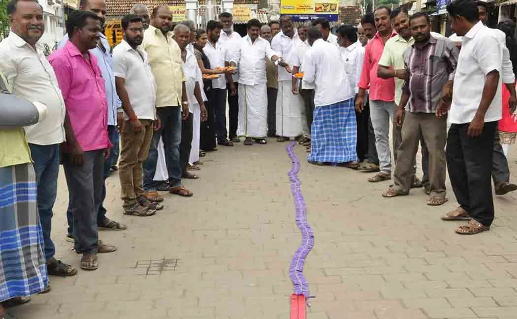 High Court Verdict: ADMK celebrates  in Salem!