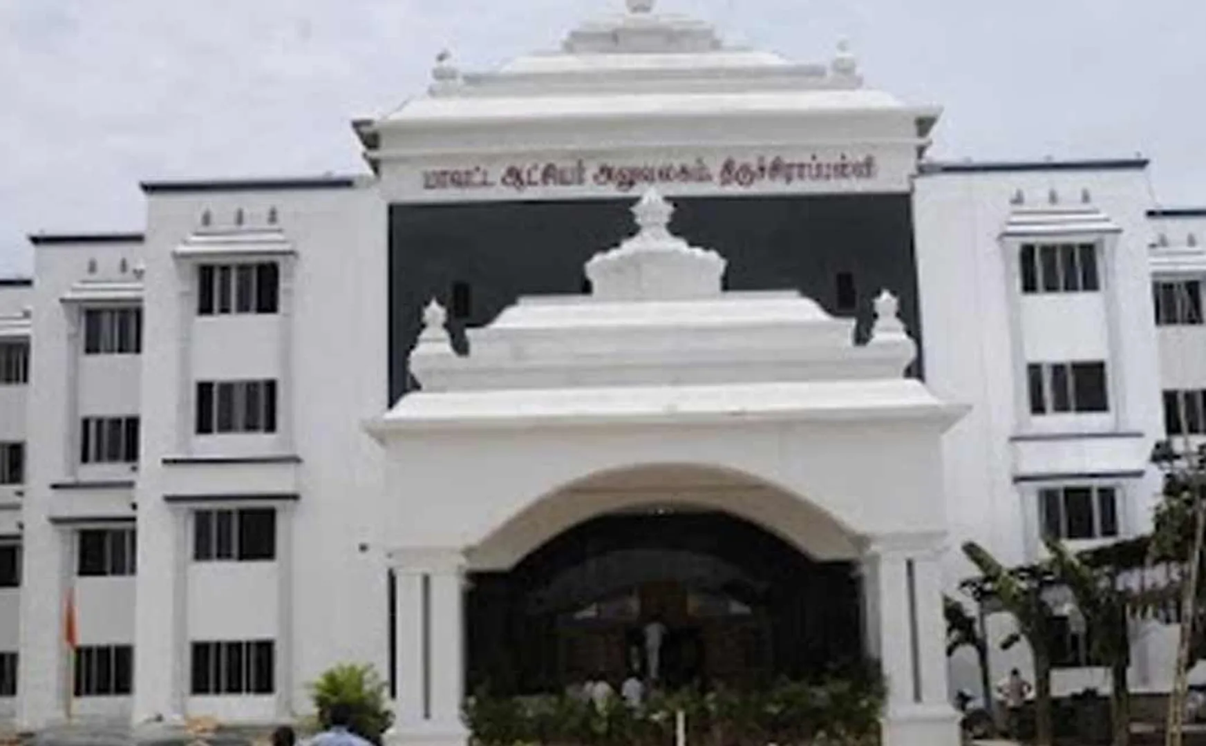 Mother, daughter appeal Collector seeking recovery husband abroad