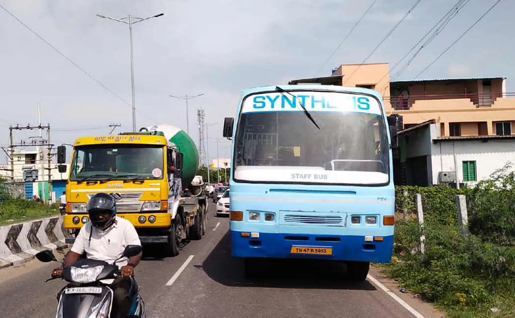 private bus hit school student passed away karur