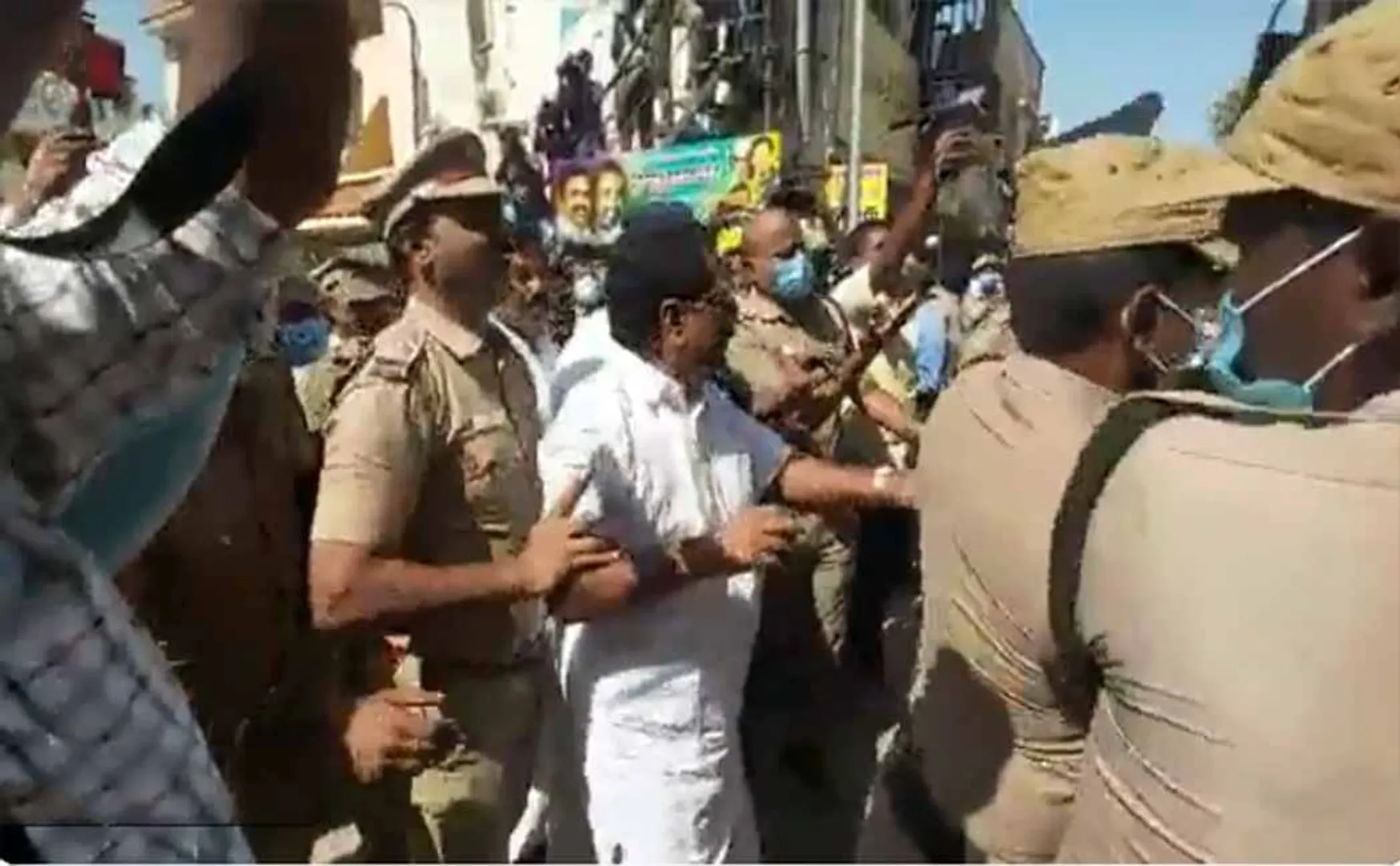 ADMK fought near S.P. Velumani's house. MLAs arrested!