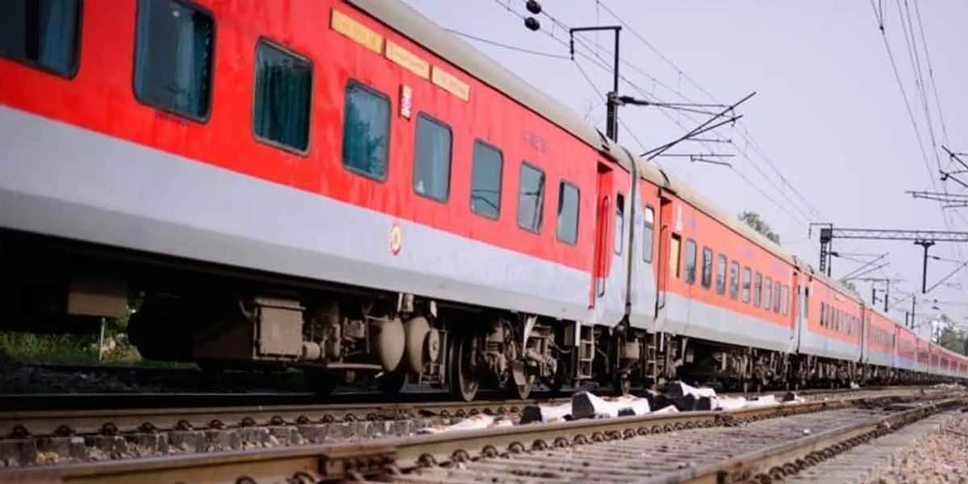 'Now if the train lays down, the food will be free for the passengers'-Railway action!