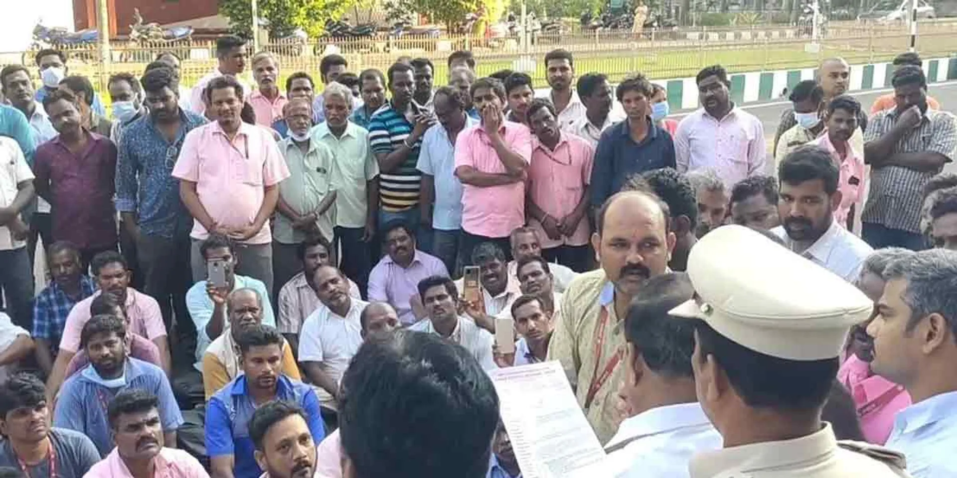 Struggle in Jipmar demanding declaration of daily wage workers!