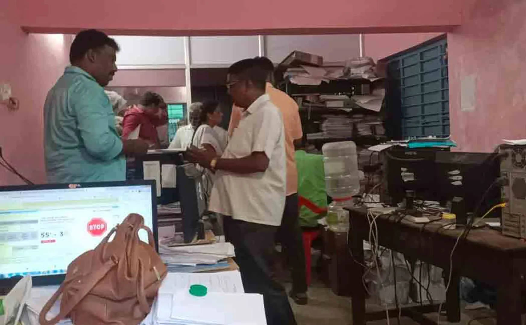 Anti corruption department raid  Project Manager in the Inquiry 