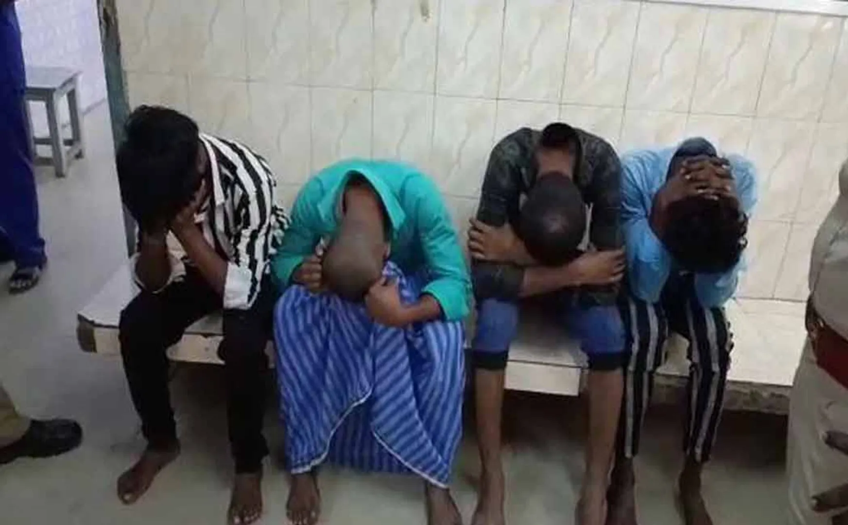 harasments to girl students! 5 people including a college student were arrested!!