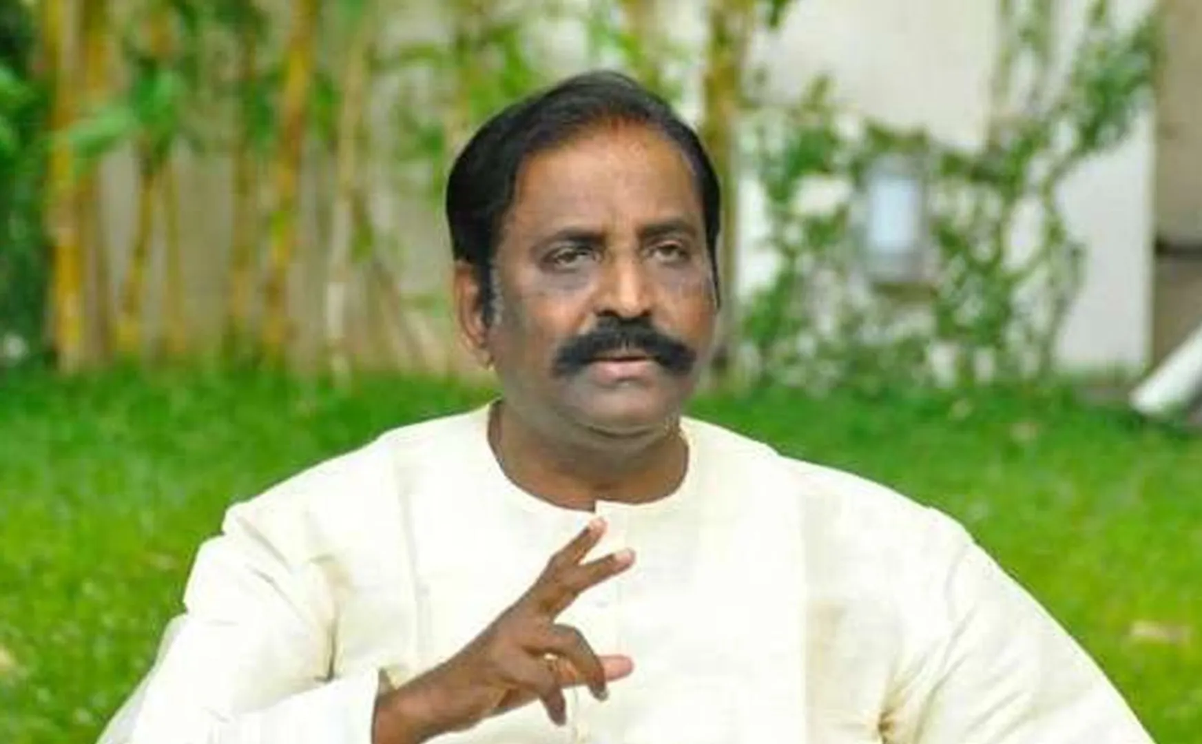 vairamuthu tweet about Marilyn Monroe biography film blonde