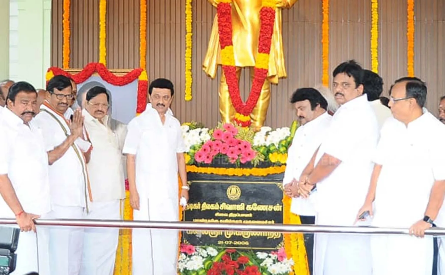 Chief Minister mk stalin pays homage to actor Sivaji Ganesan statue