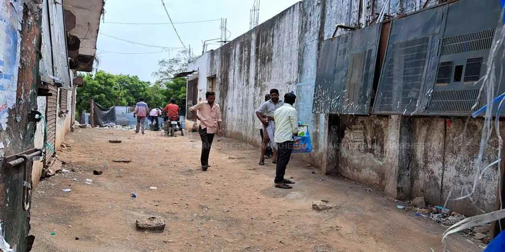 Sale of alcohol on Gandhi Jayanti... Gandhian condemned