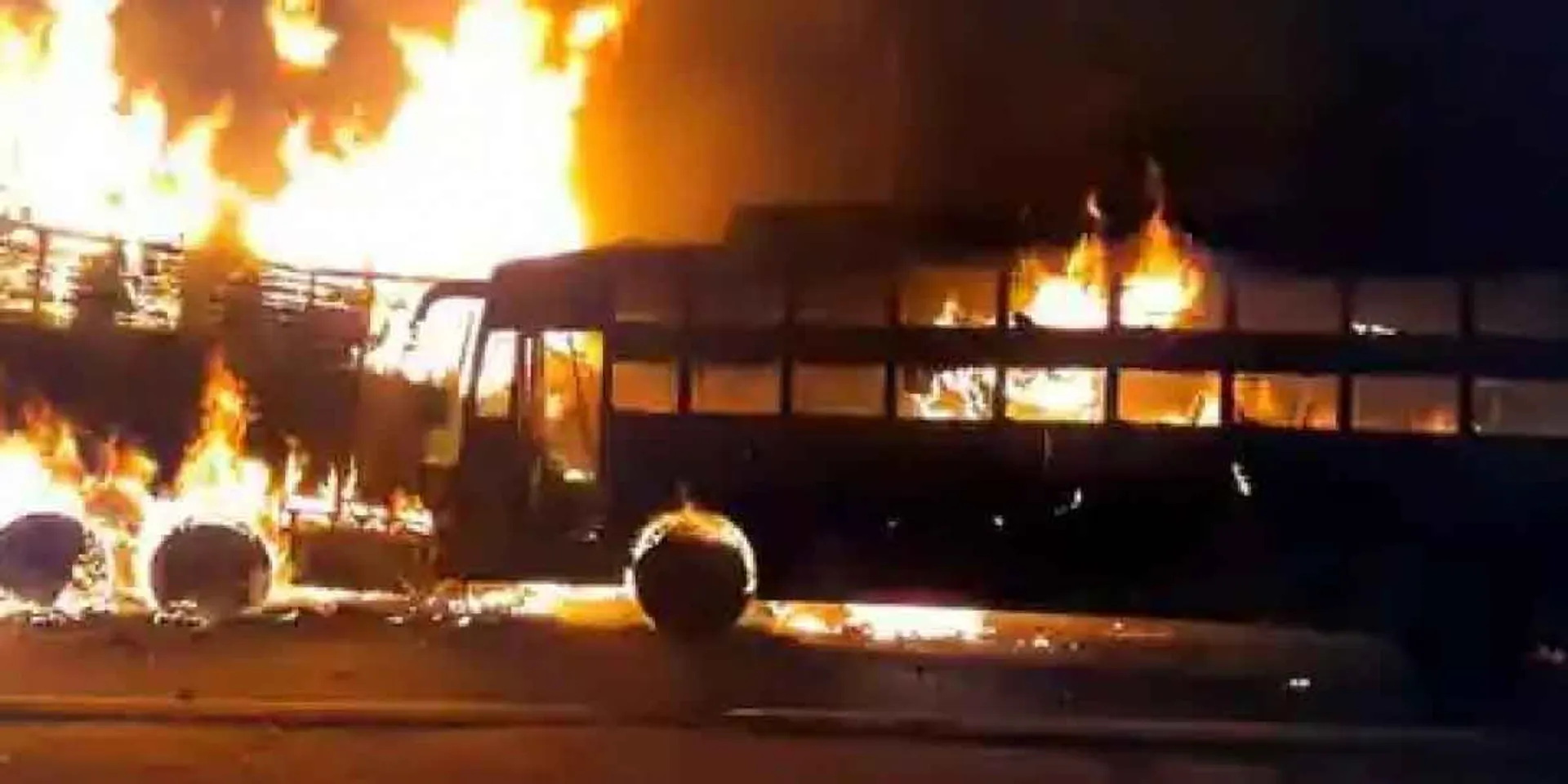 bus fire incident in maharastra 