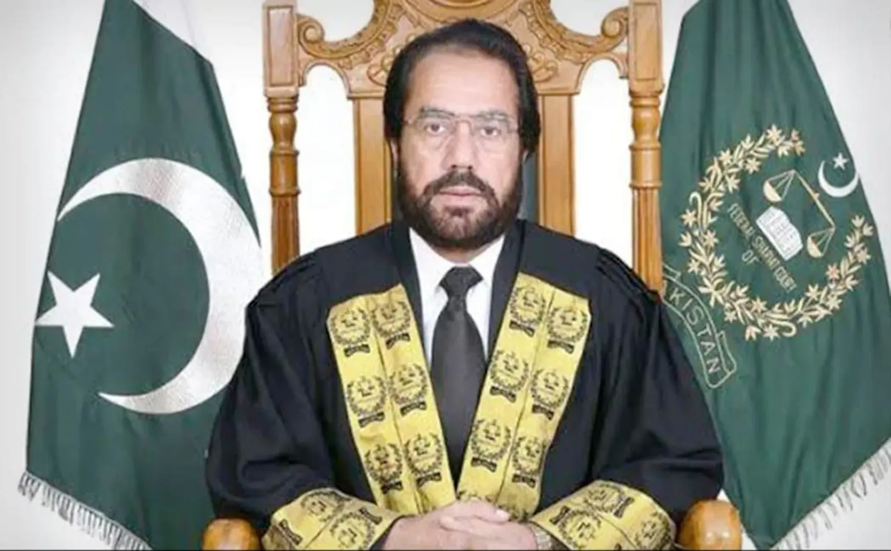 Pakistani ex-judge shot outside mosque